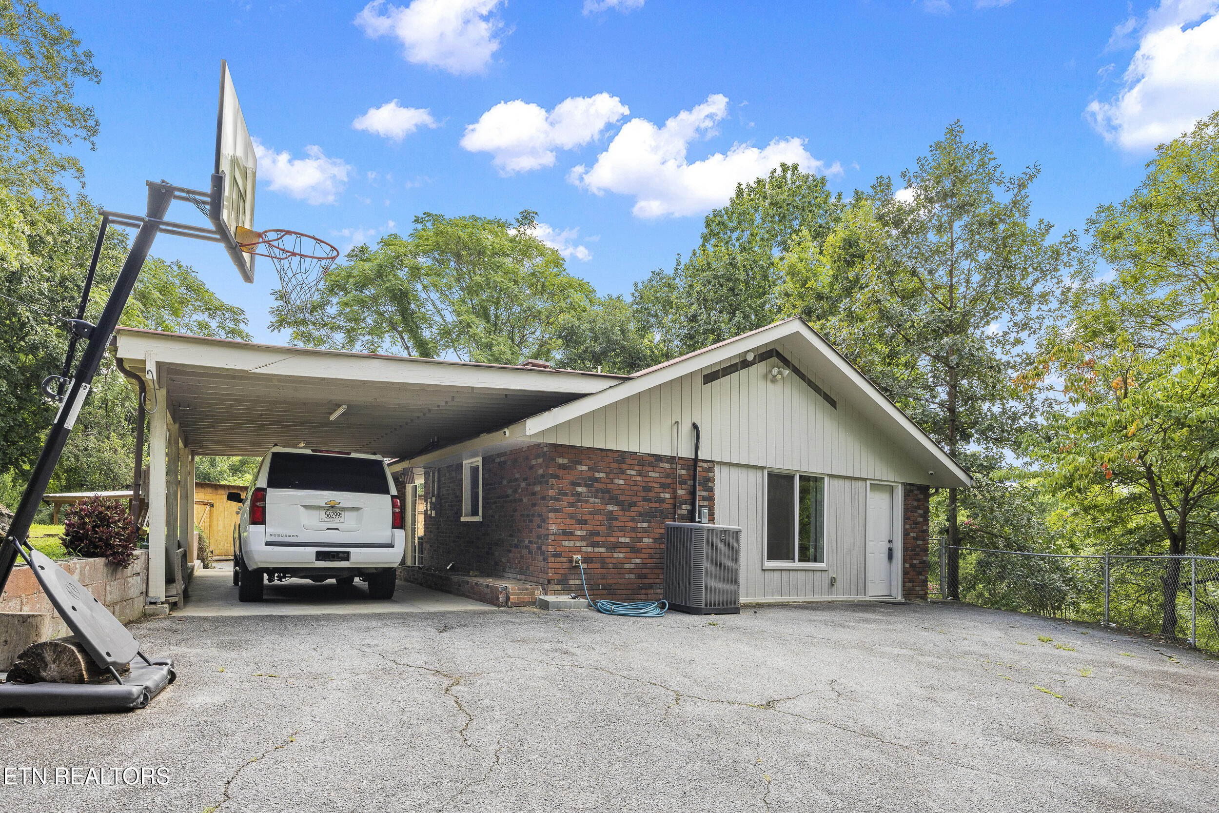 744 Lee Circle Sevierville TN 37862
