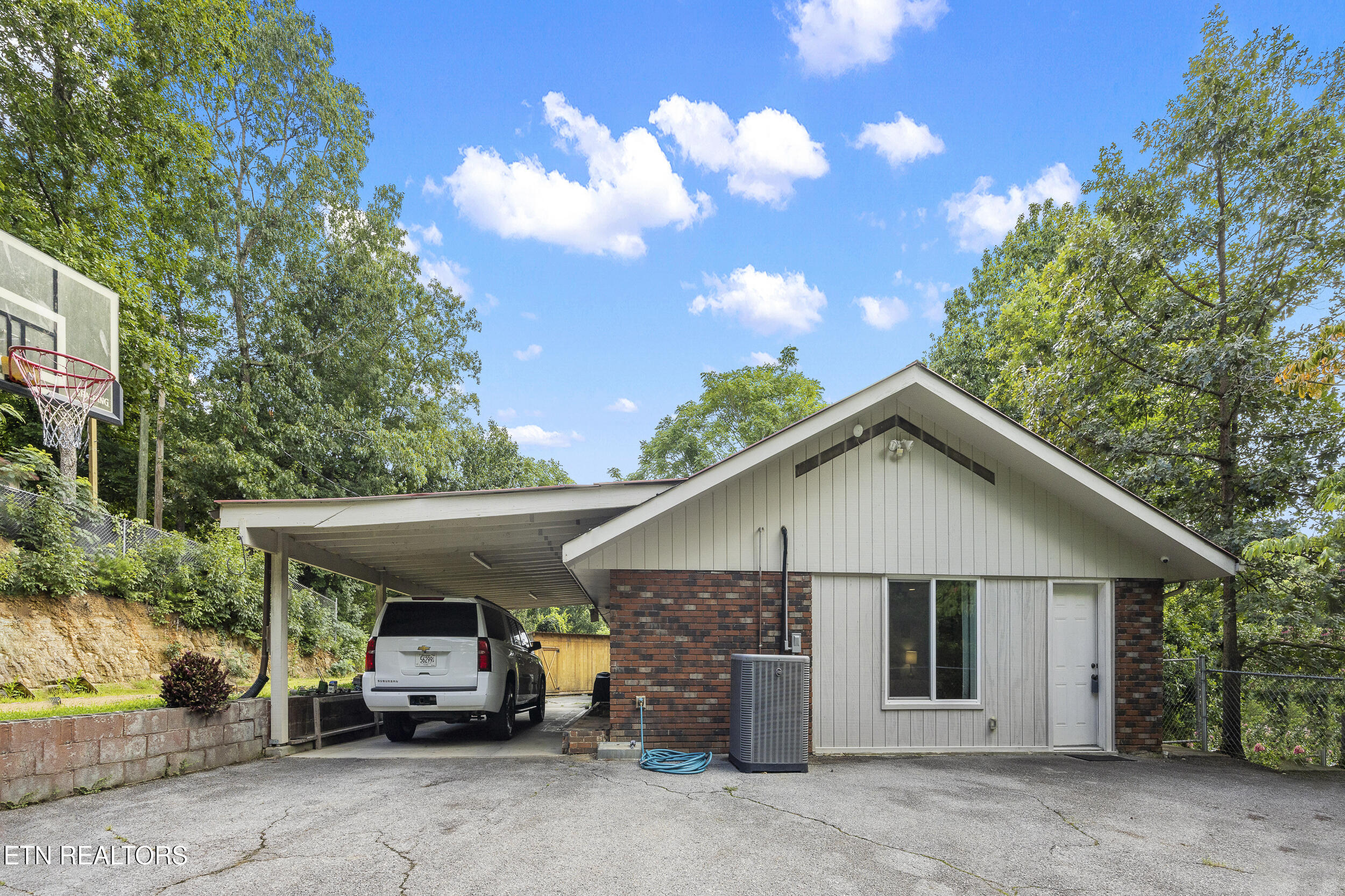 744 Lee Circle Sevierville TN 37862