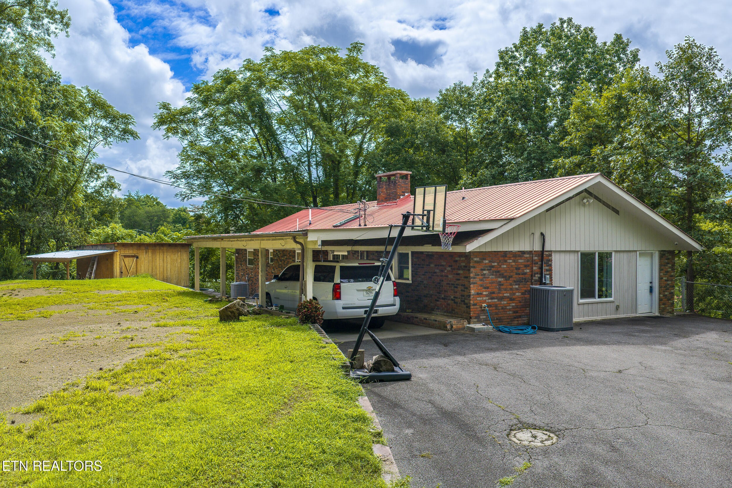 744 Lee Circle Sevierville TN 37862