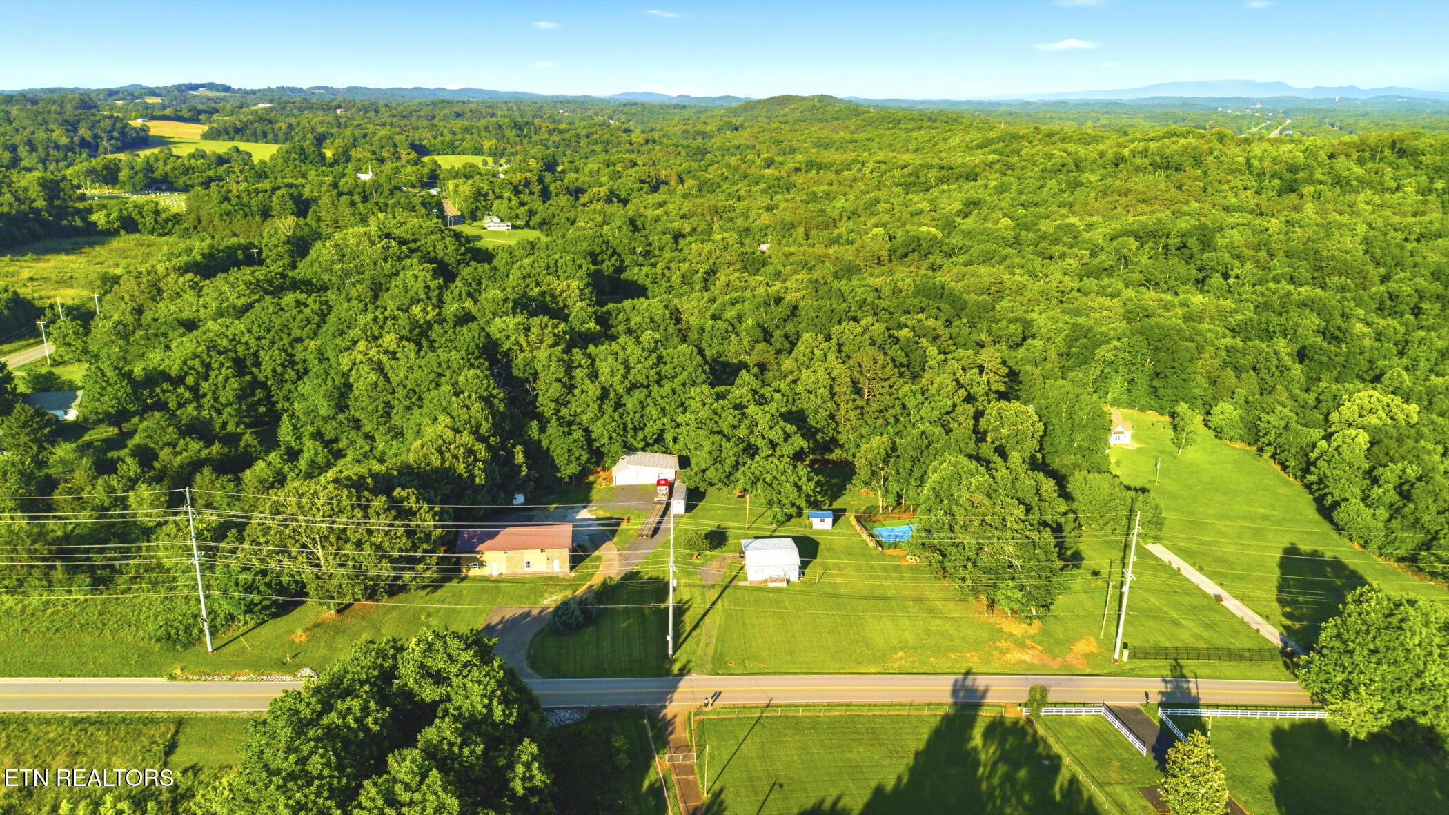 814 Midway Road Strawberry Plains TN 37871