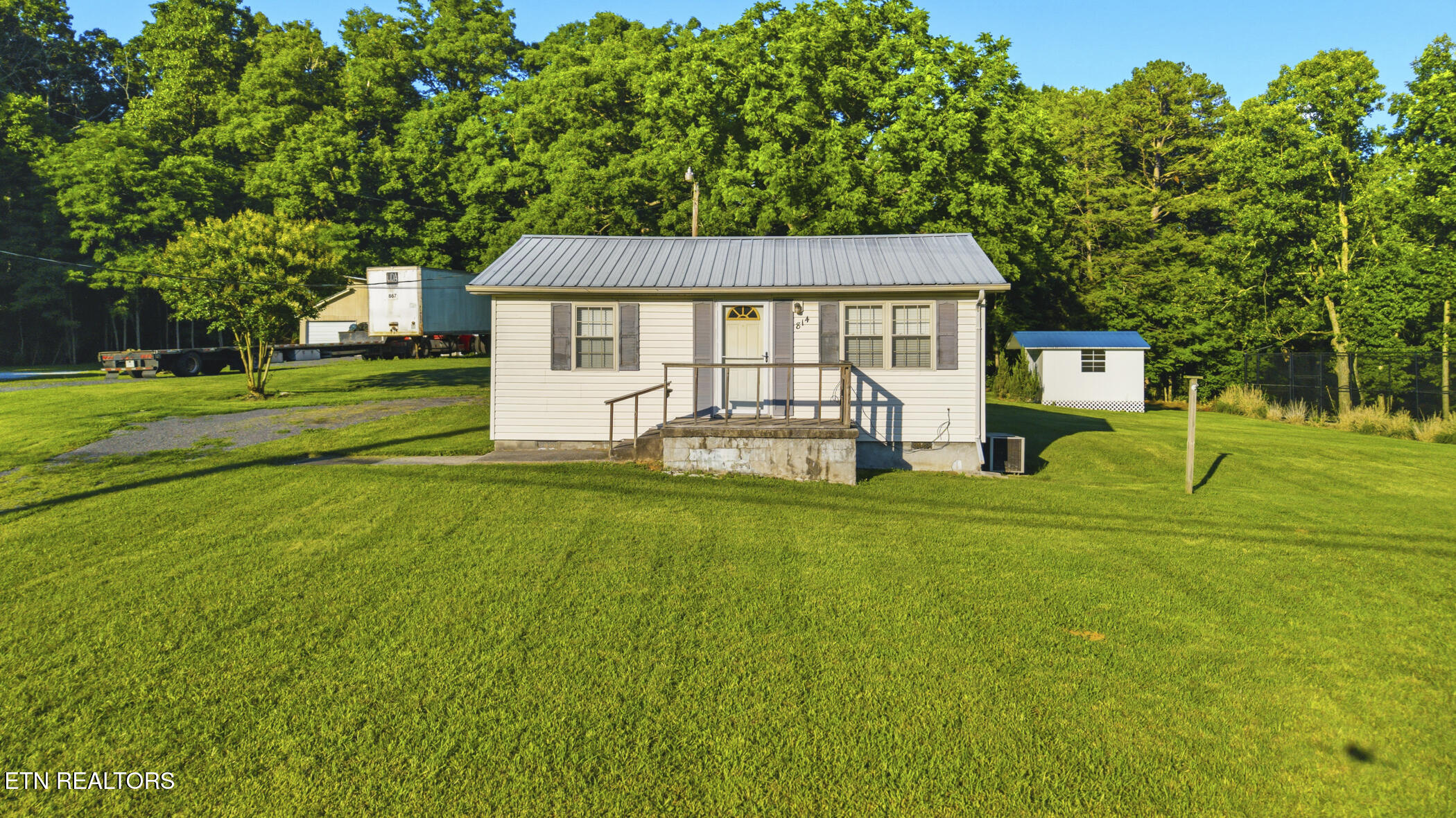 814 Midway Road Strawberry Plains TN 37871