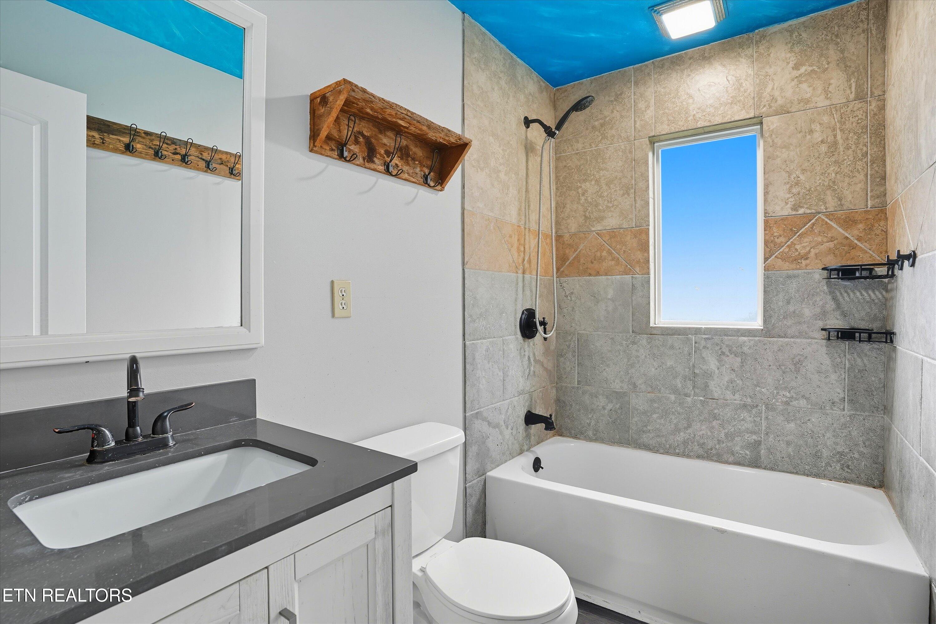 100/102 Howard Lane Oak Ridge TN 37830