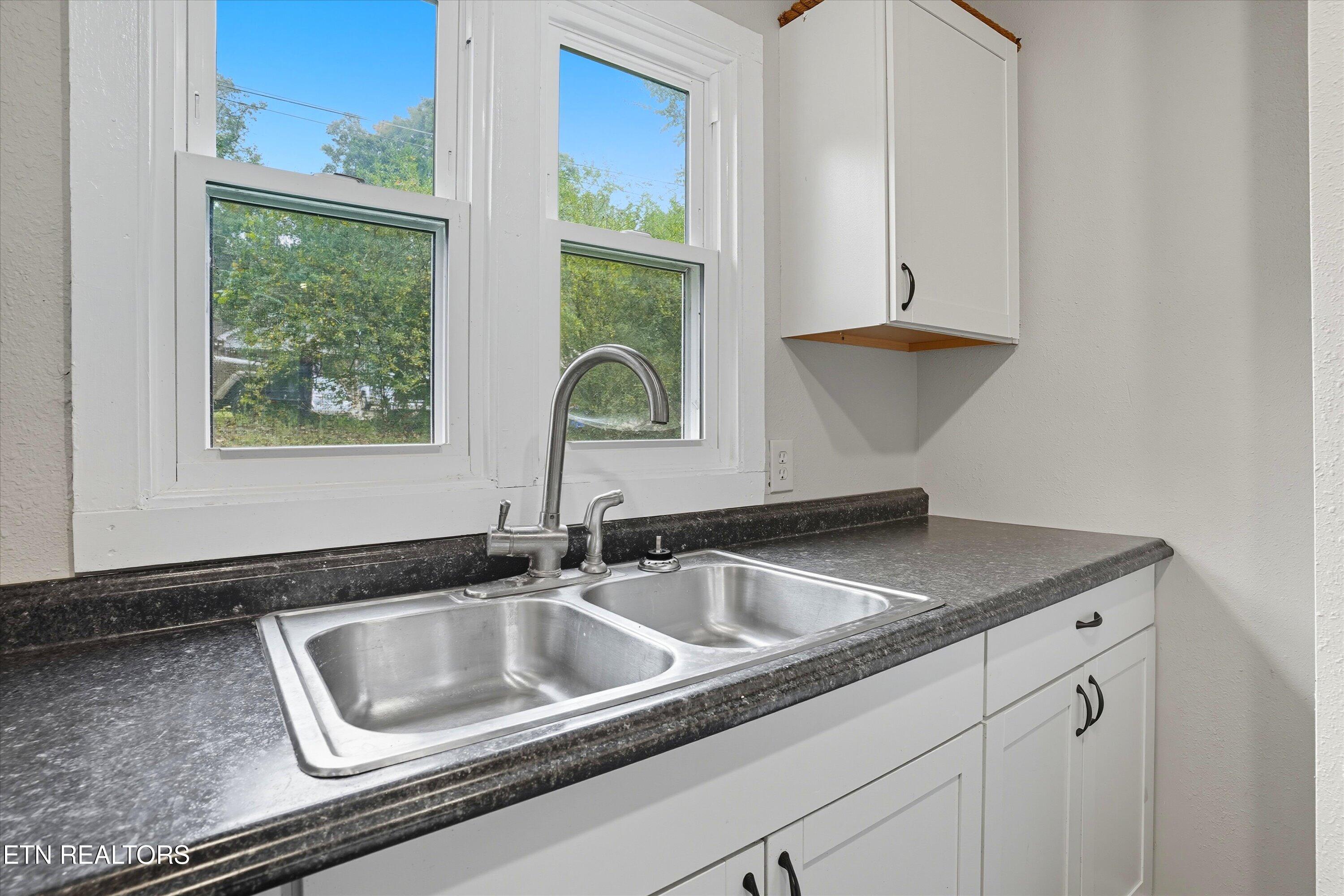 100/102 Howard Lane Oak Ridge TN 37830