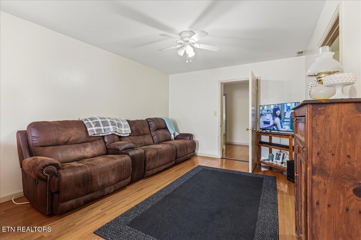 359 County Road 475 Etowah TN 37331