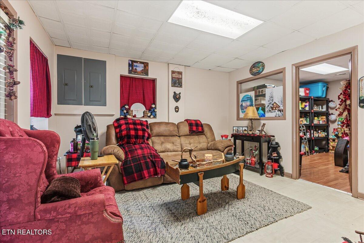 359 County Road 475 Etowah TN 37331