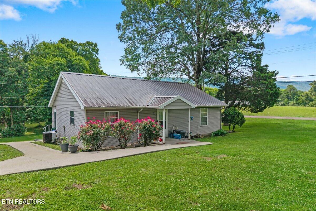 359 County Road 475 Etowah TN 37331
