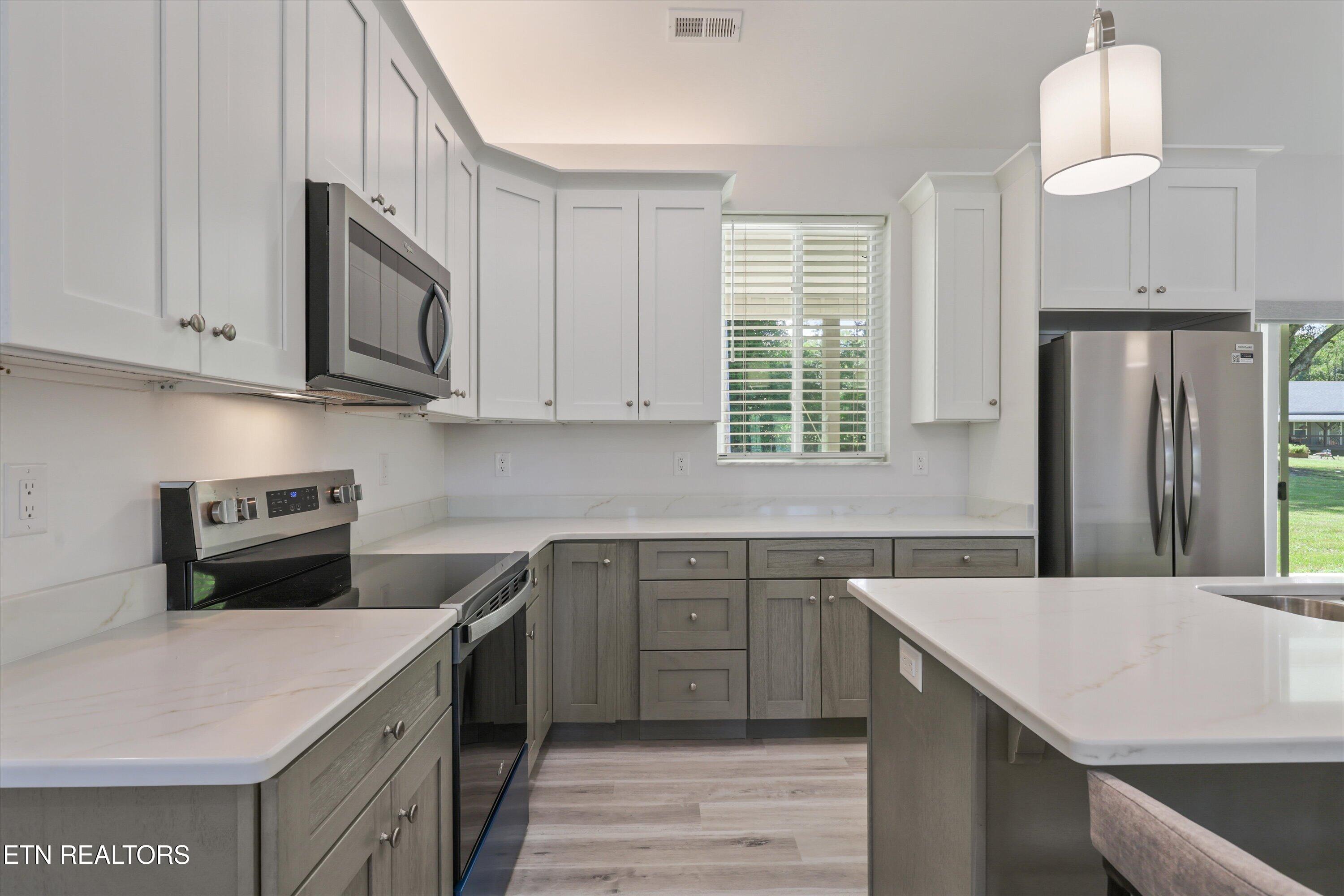 131 Burrville Road Sunbright TN 37872