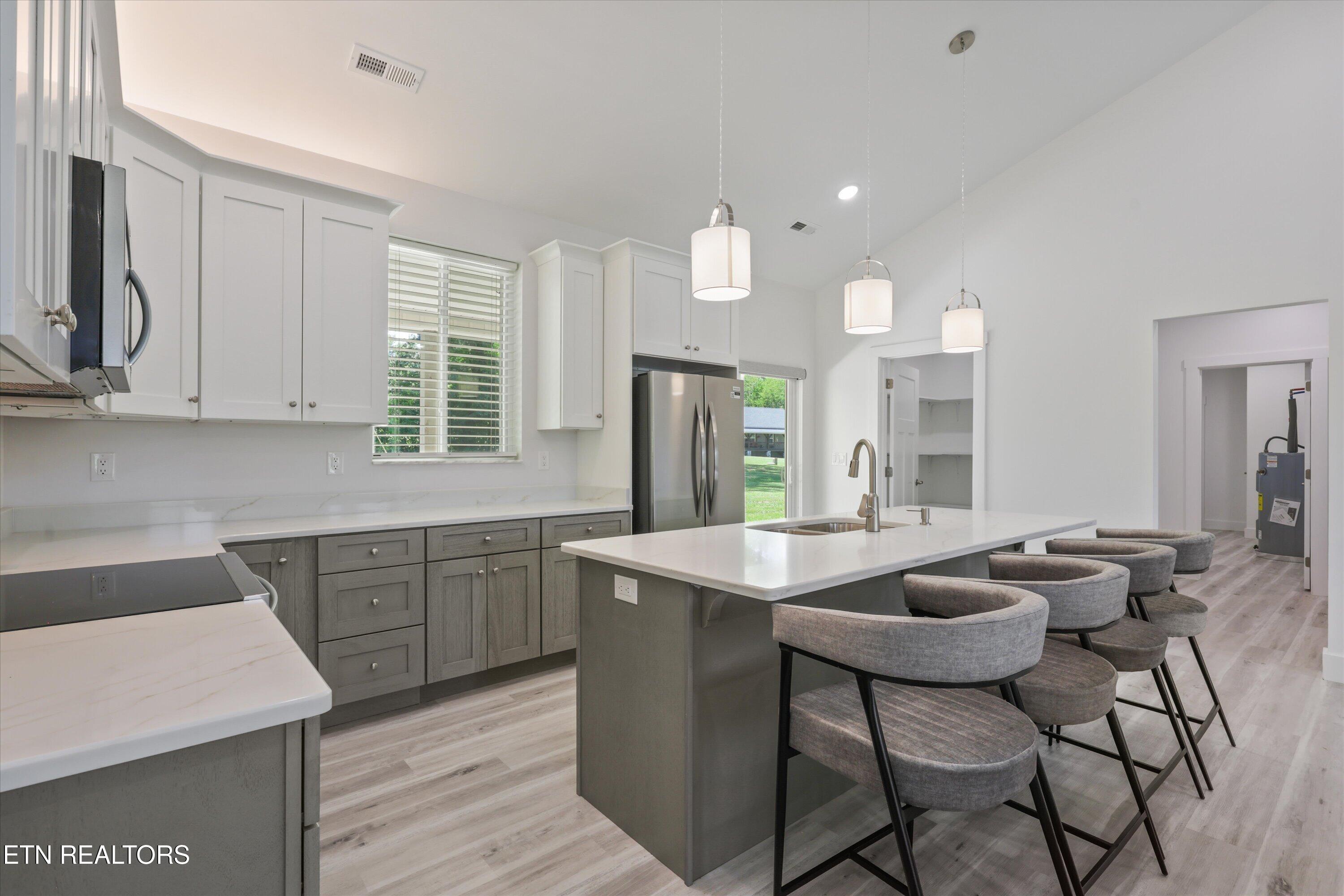 131 Burrville Road Sunbright TN 37872