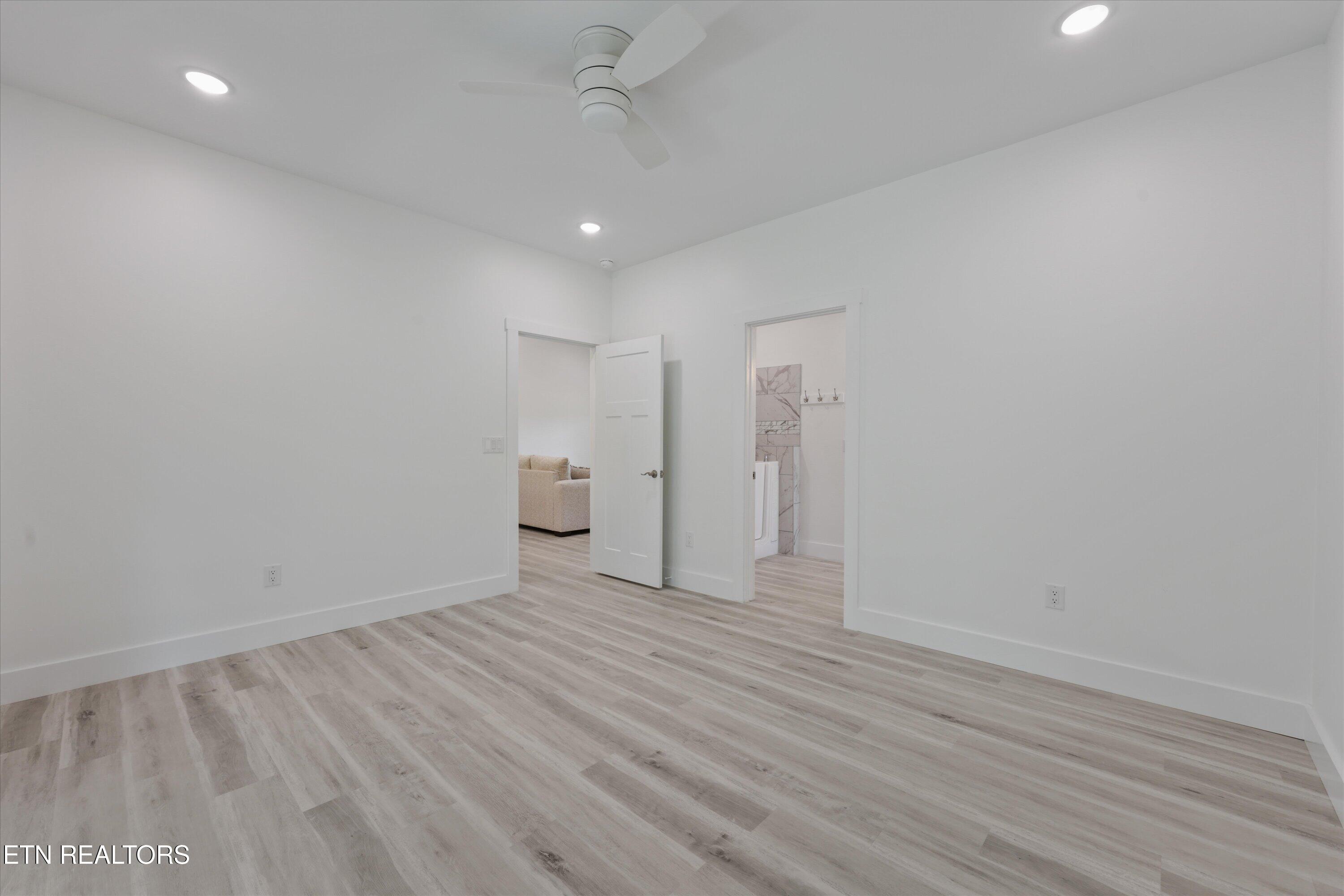 131 Burrville Road Sunbright TN 37872