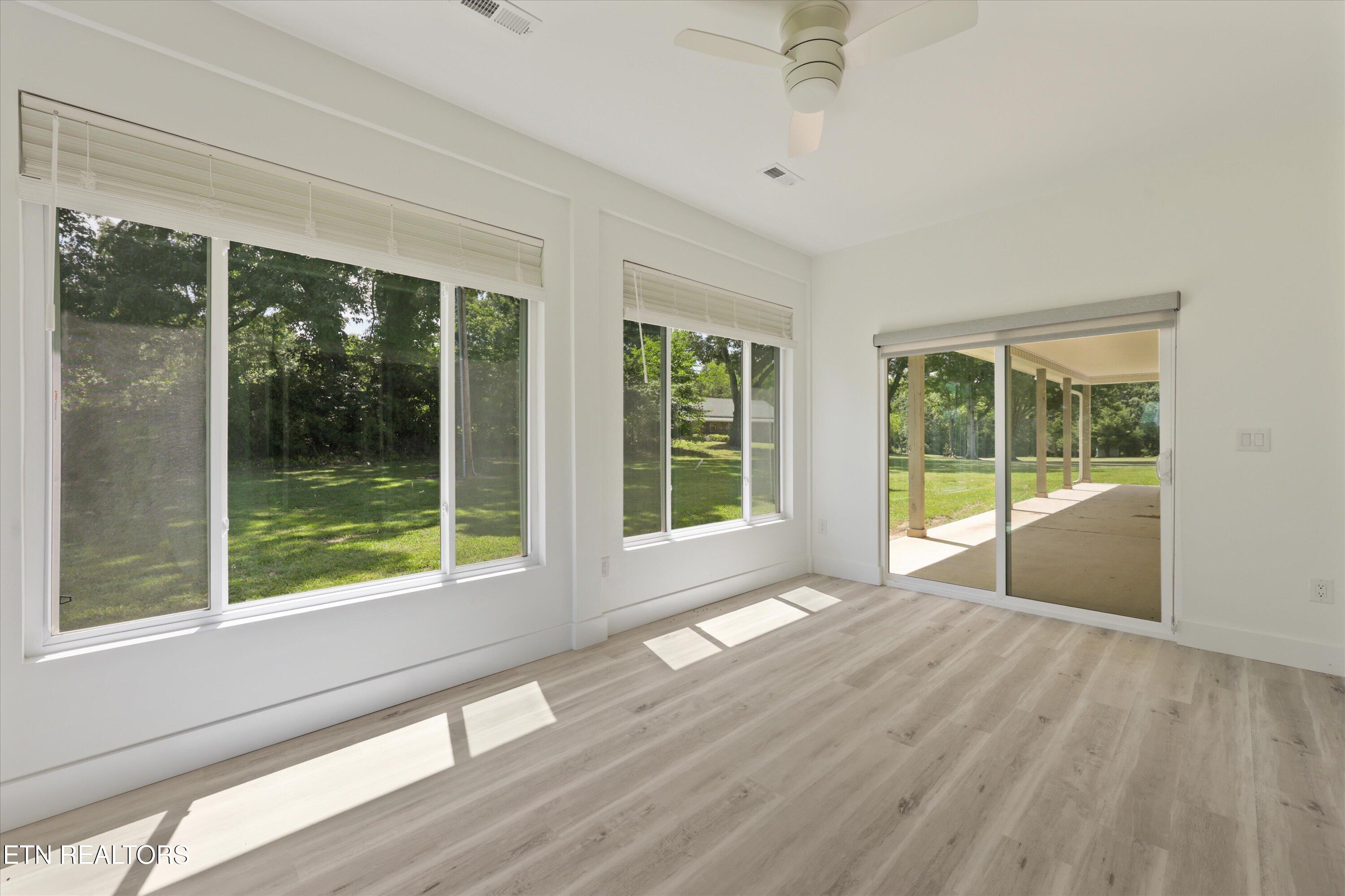 131 Burrville Road Sunbright TN 37872