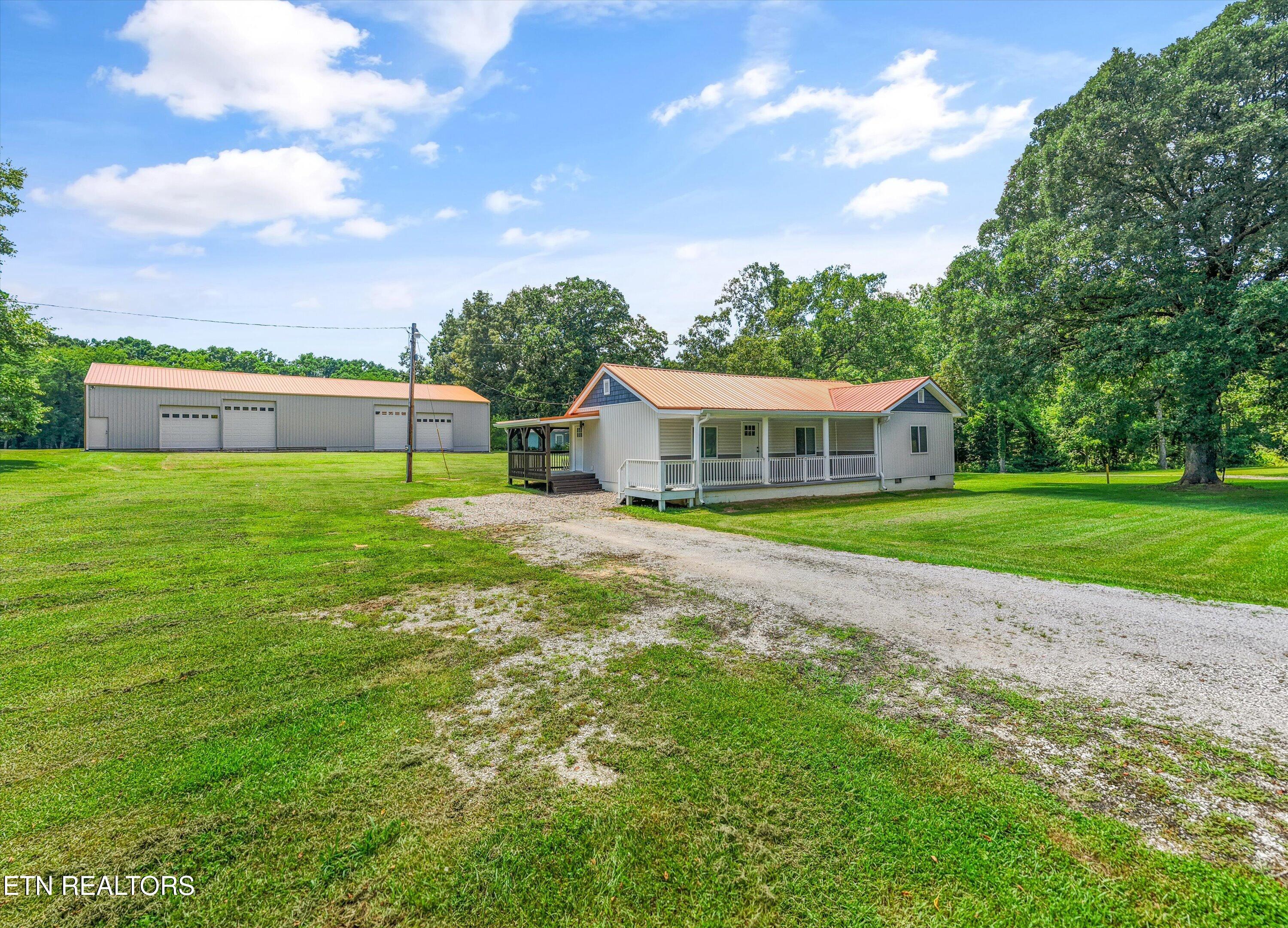 131 Burrville Road Sunbright TN 37872
