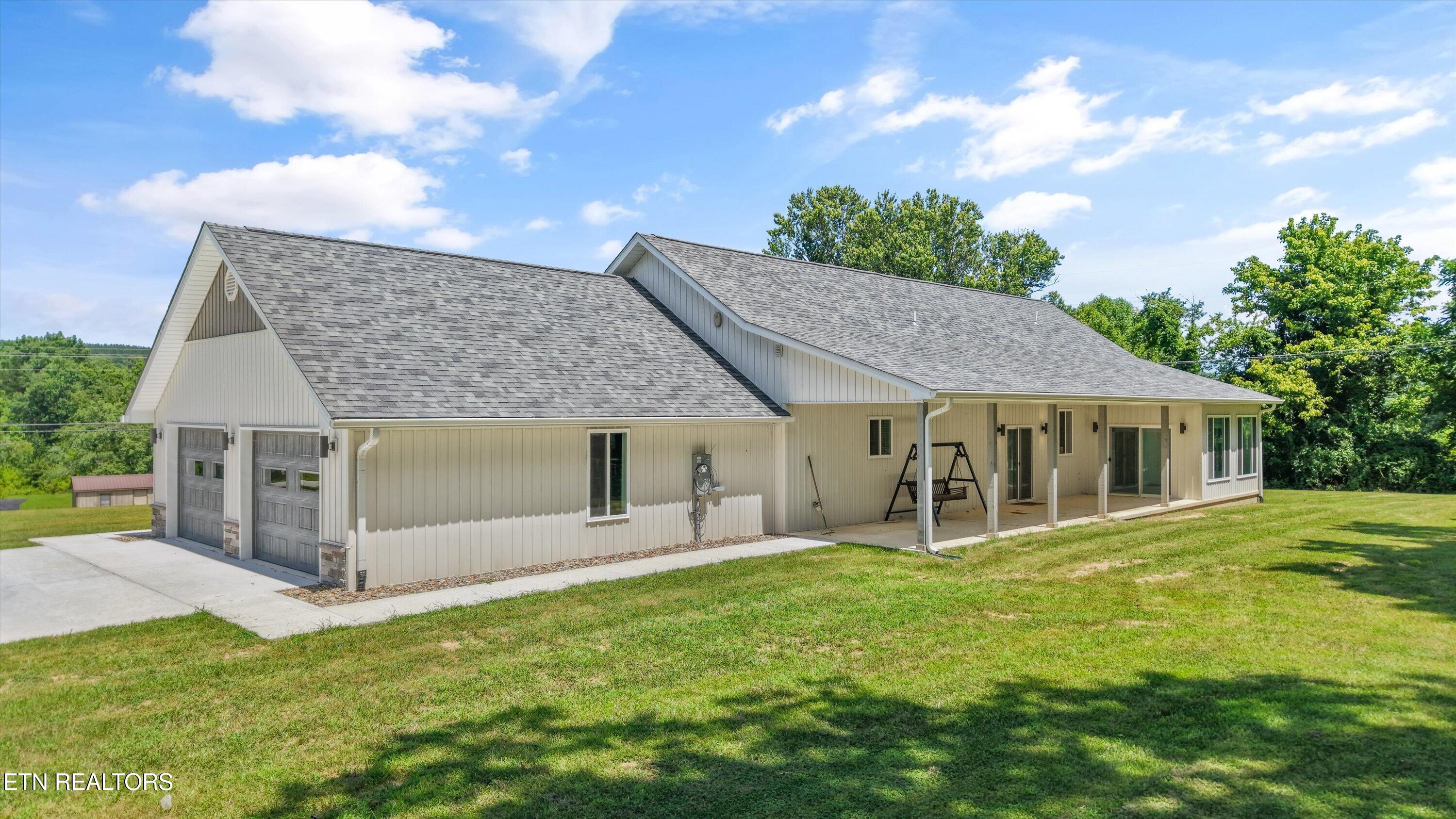 131 Burrville Road Sunbright TN 37872
