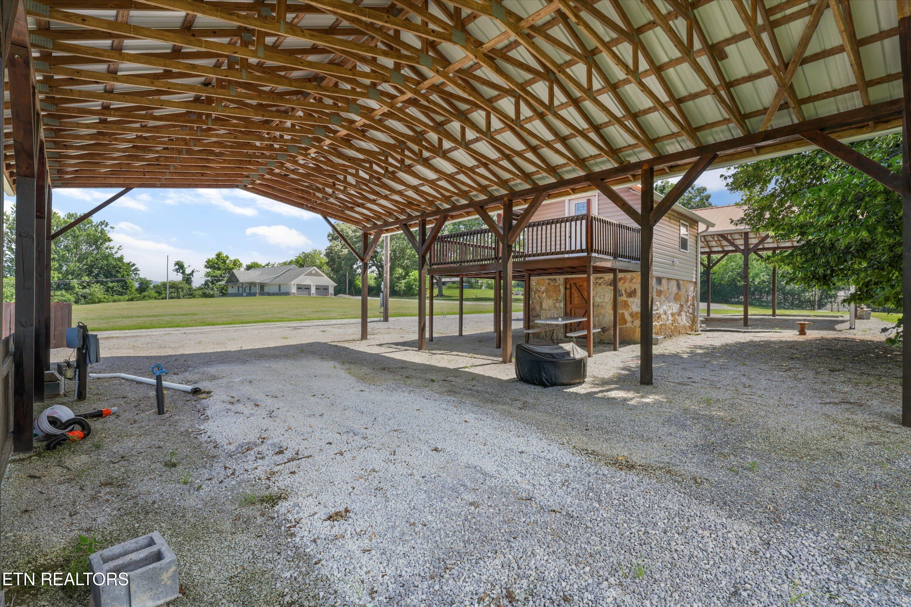 131 Burrville Road Sunbright TN 37872