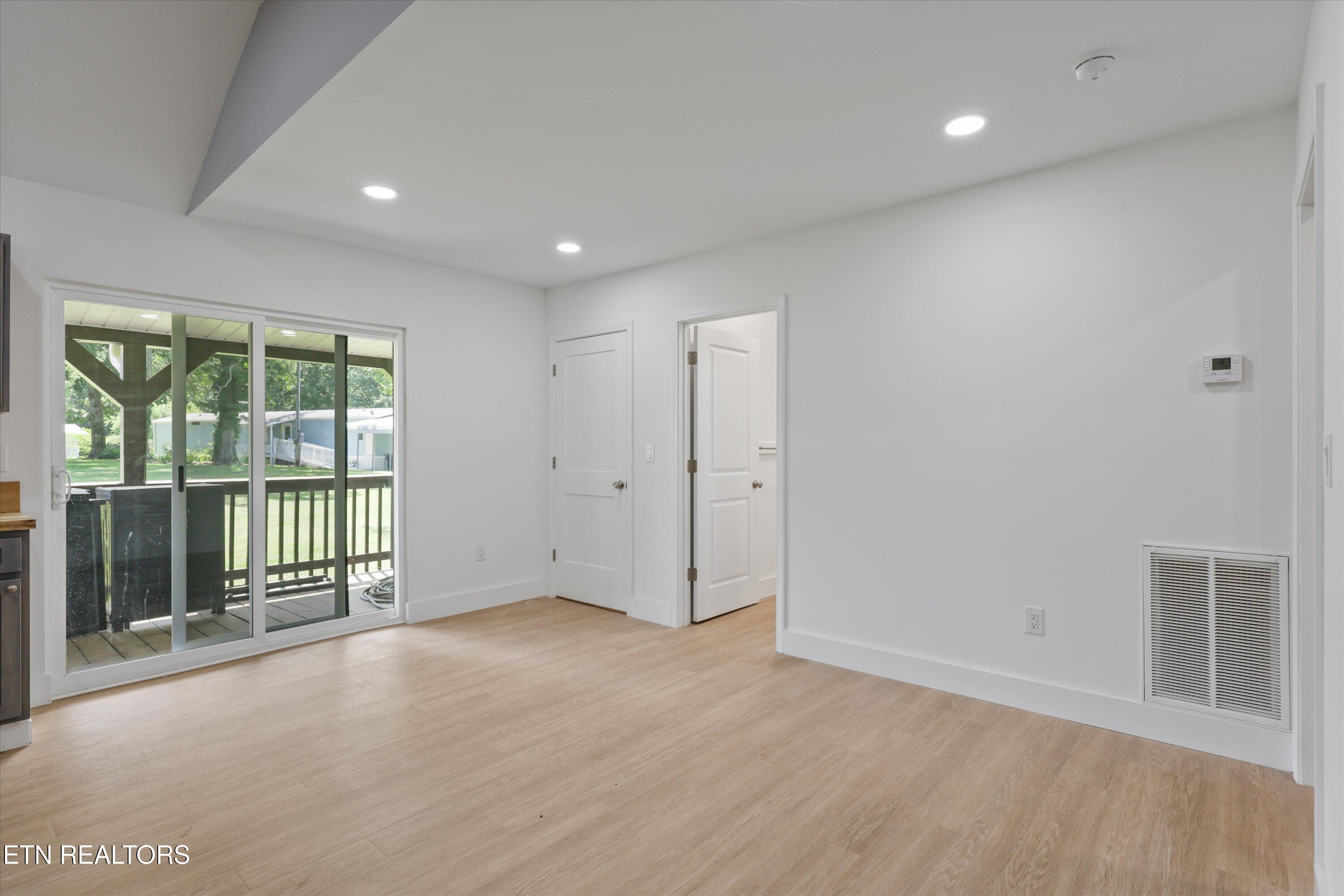 131 Burrville Road Sunbright TN 37872