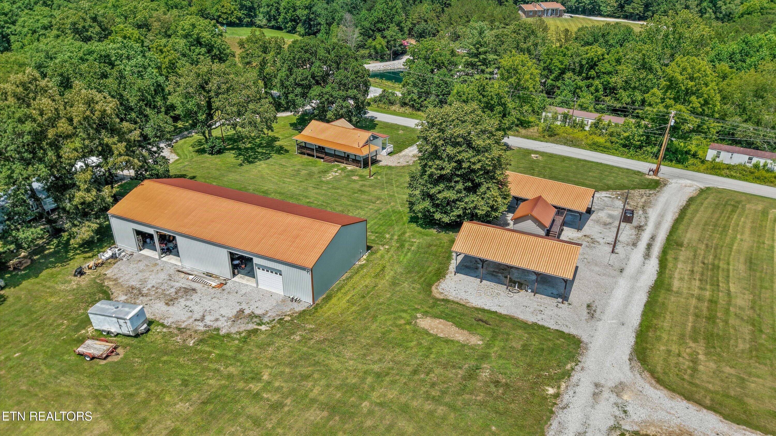 131 Burrville Road Sunbright TN 37872
