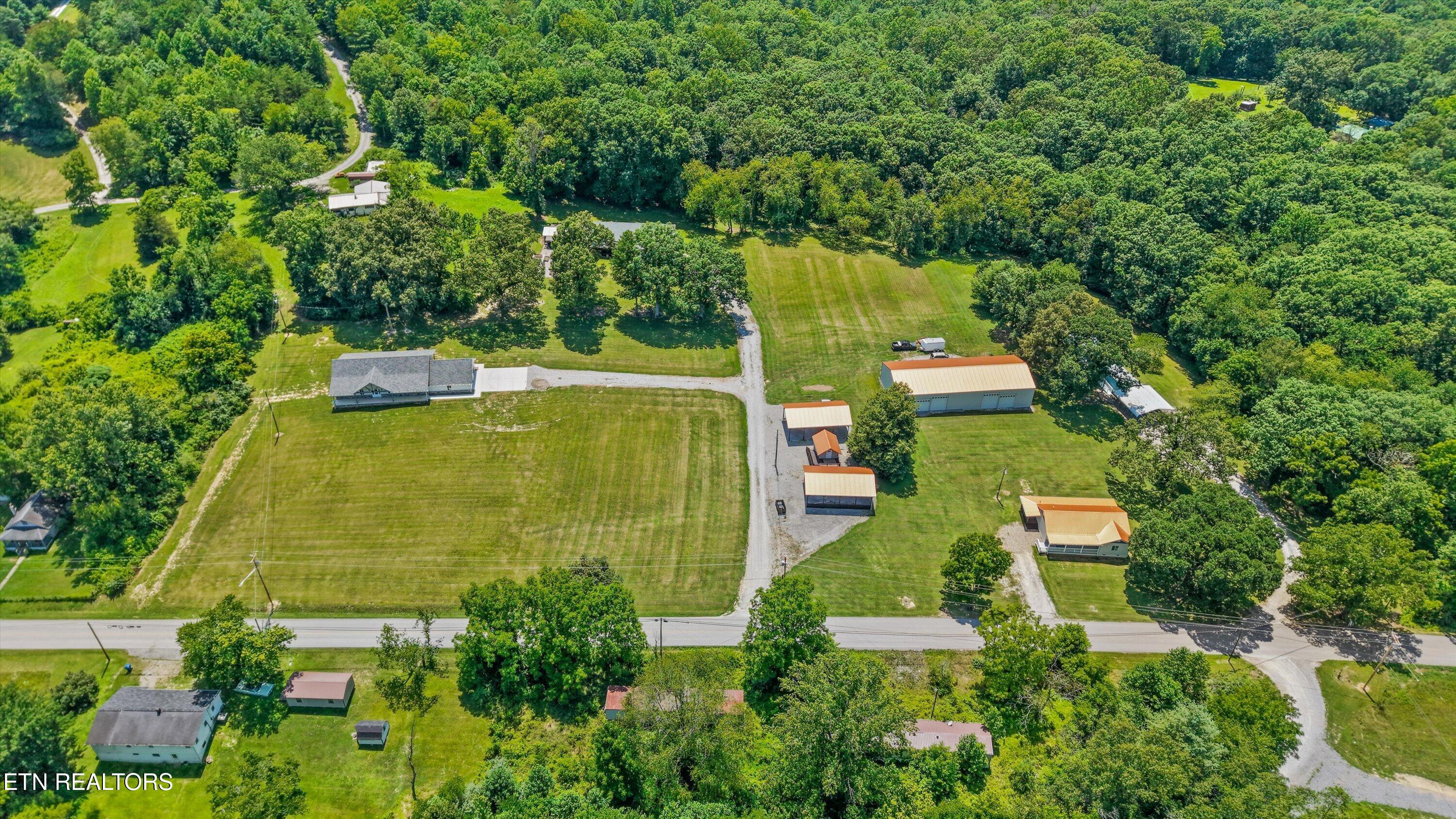 131 Burrville Road Sunbright TN 37872