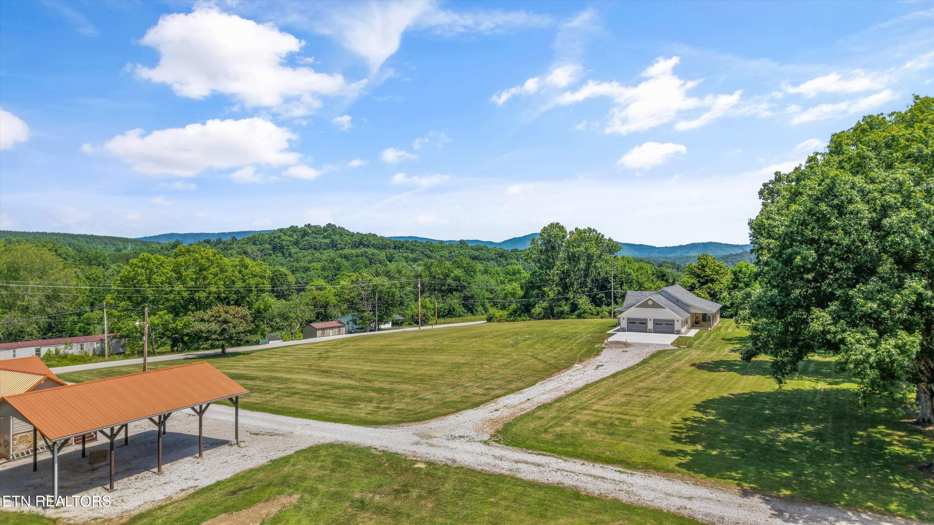 131 Burrville Road Sunbright TN 37872