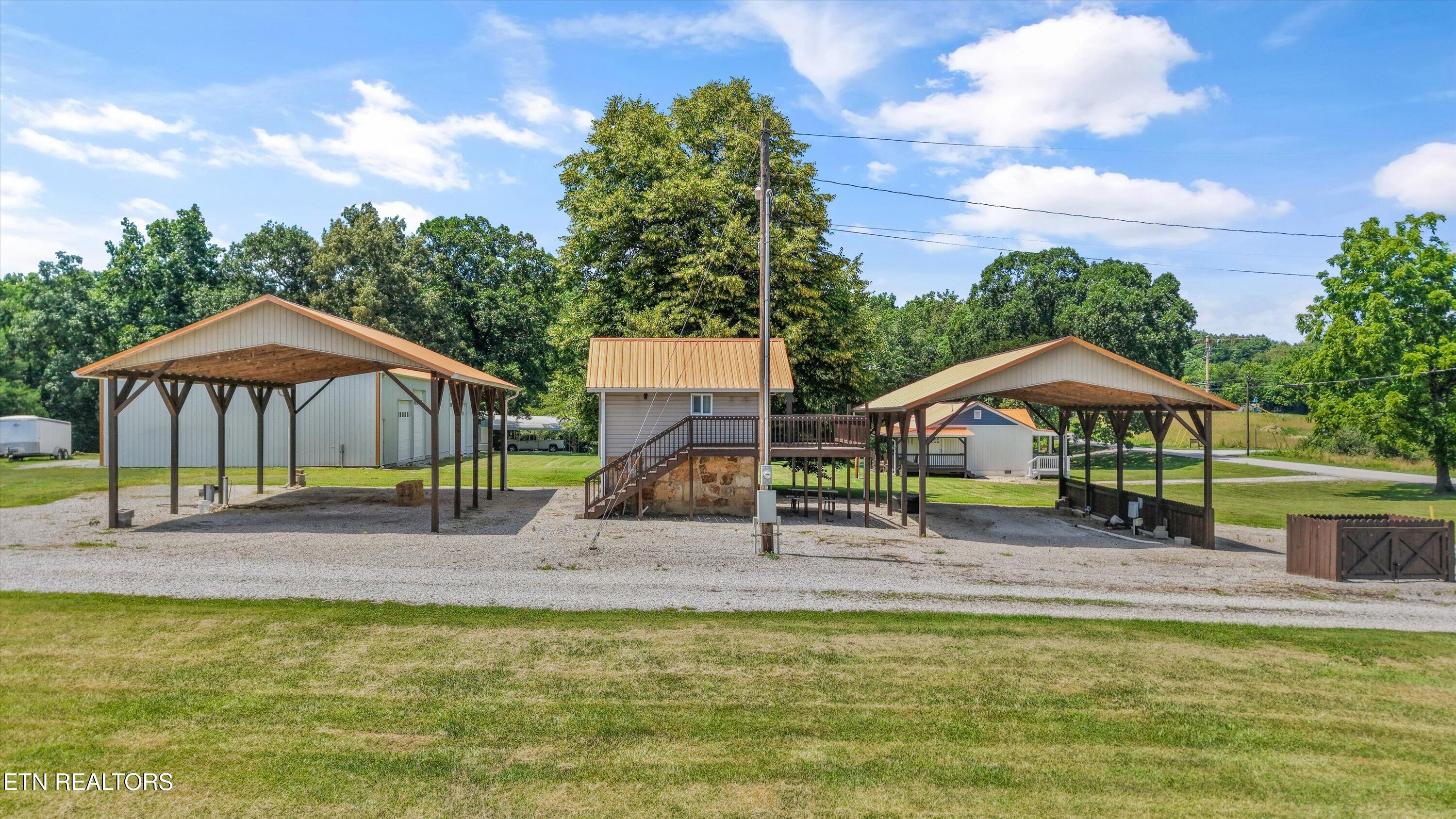 131 Burrville Road Sunbright TN 37872
