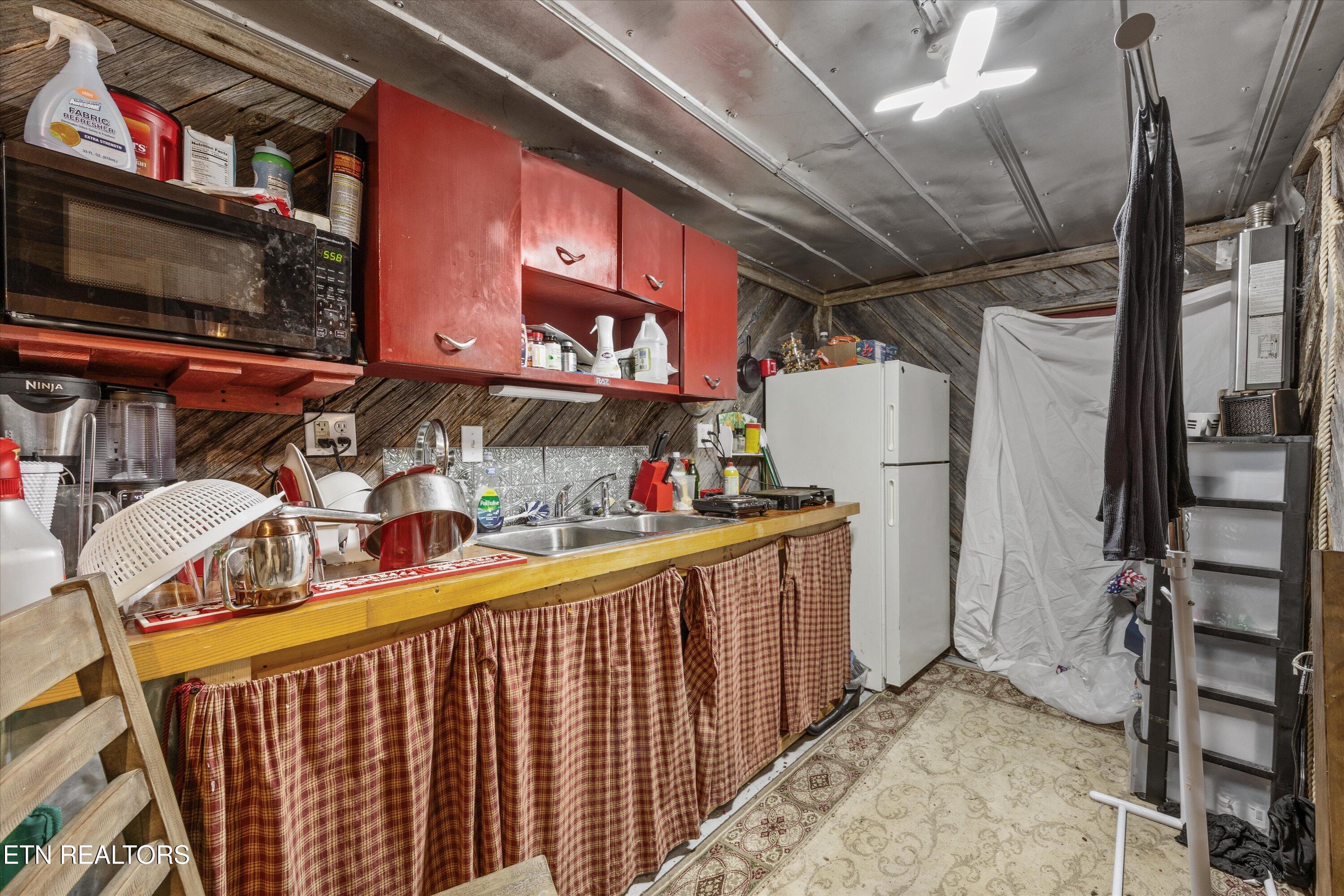 5704 Scott Highway Robbins TN 37852