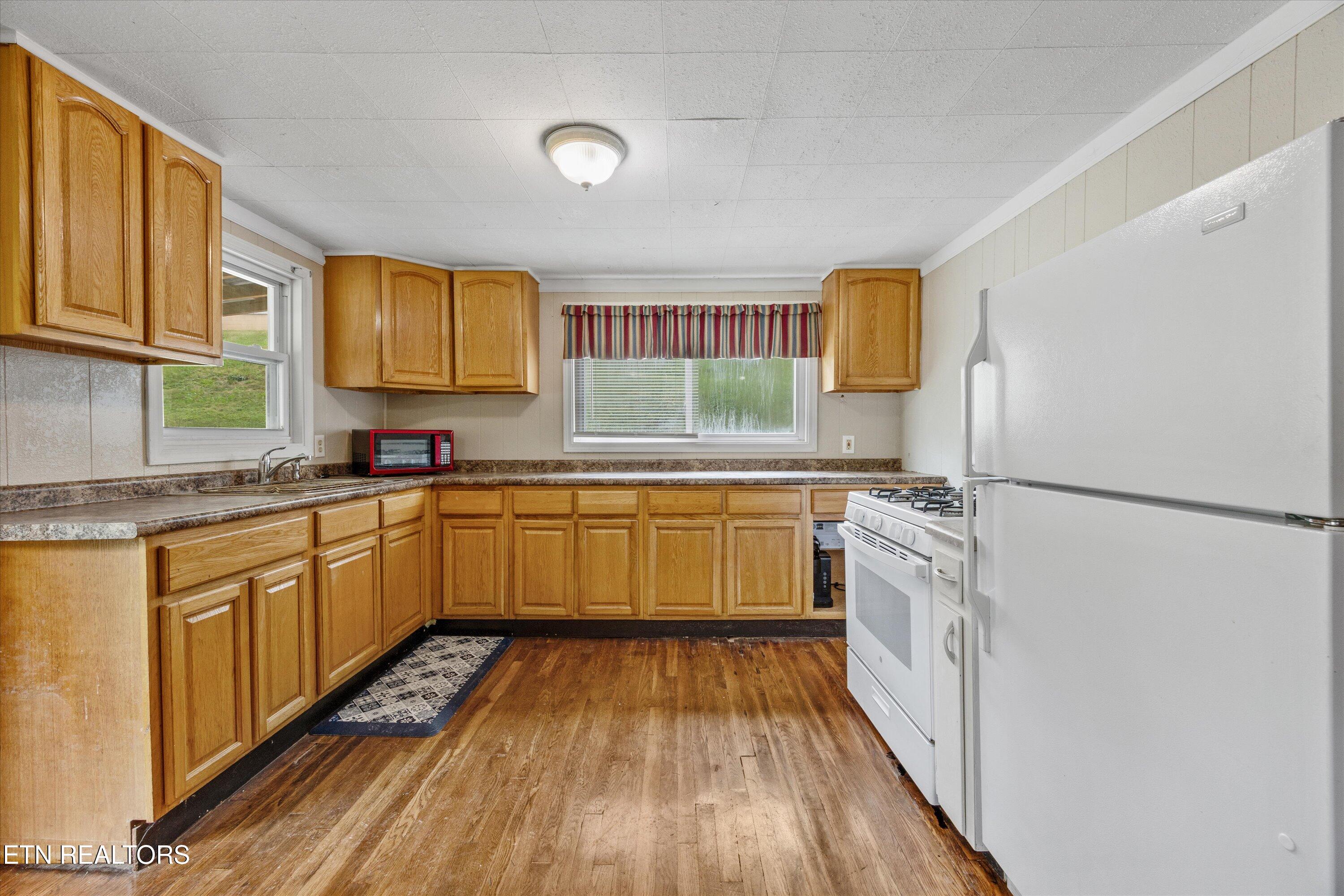 5704 Scott Highway Robbins TN 37852