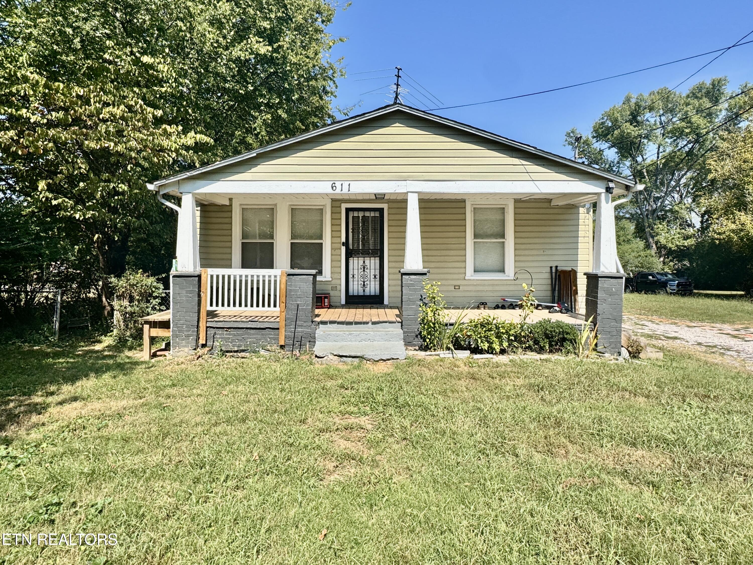 611 Glenoaks Drive Knoxville TN 37912