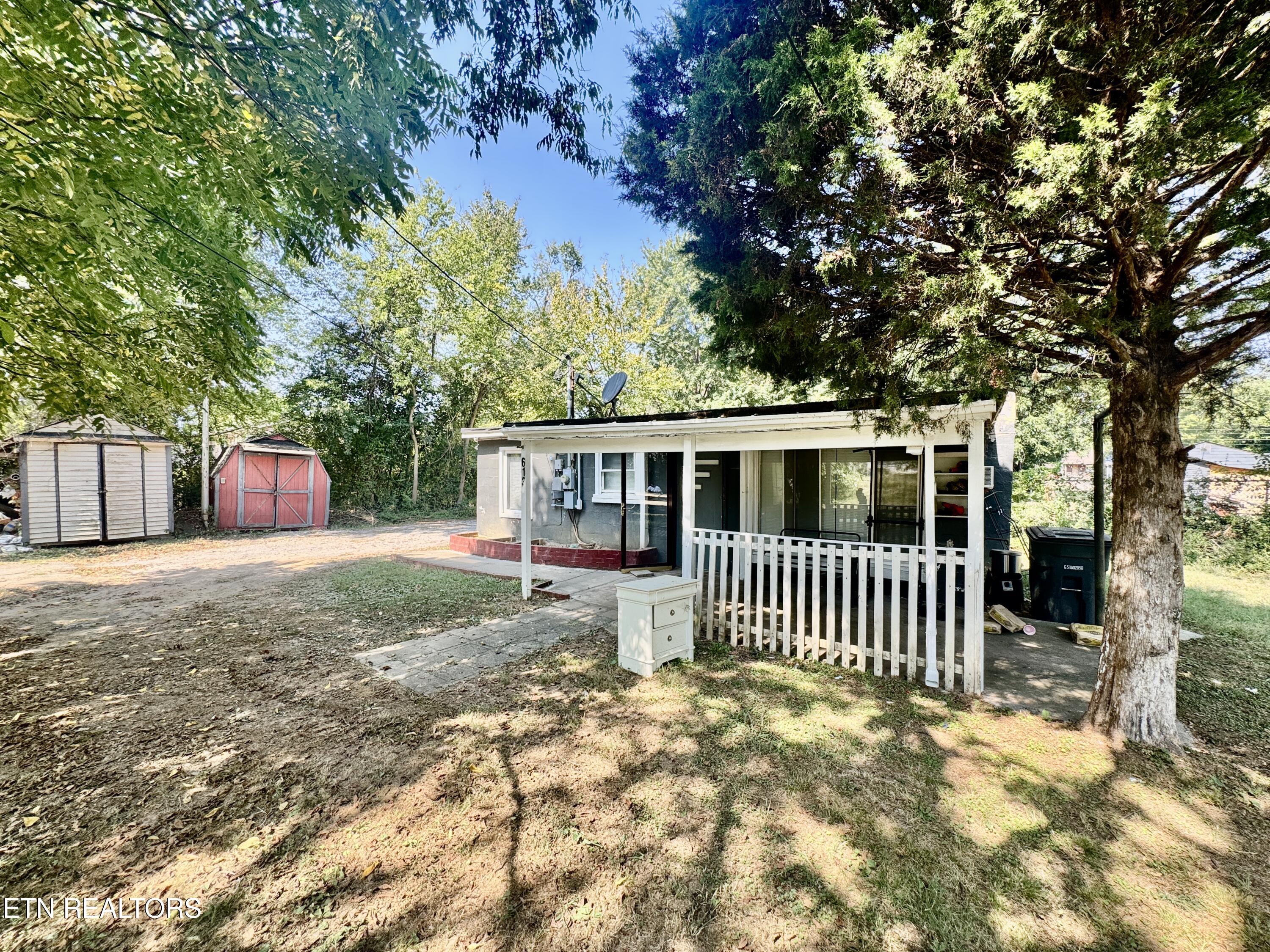 611 Glenoaks Drive Knoxville TN 37912