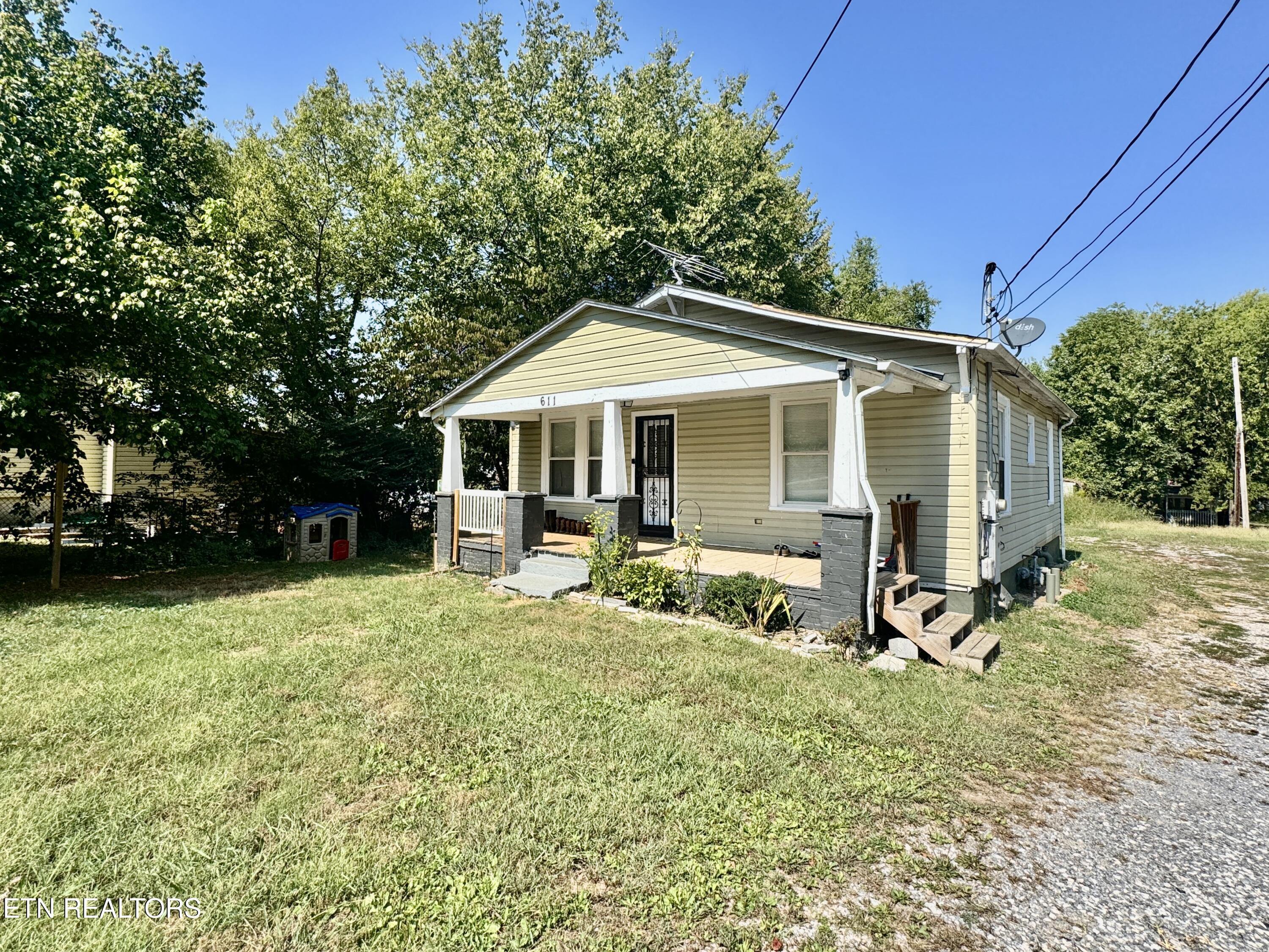 611 Glenoaks Drive Knoxville TN 37912
