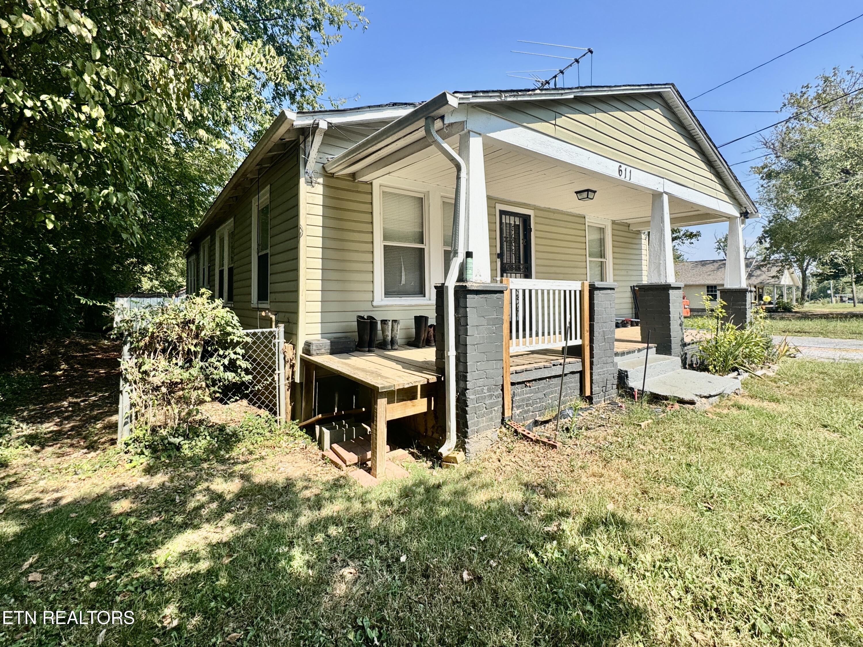 611 Glenoaks Drive Knoxville TN 37912
