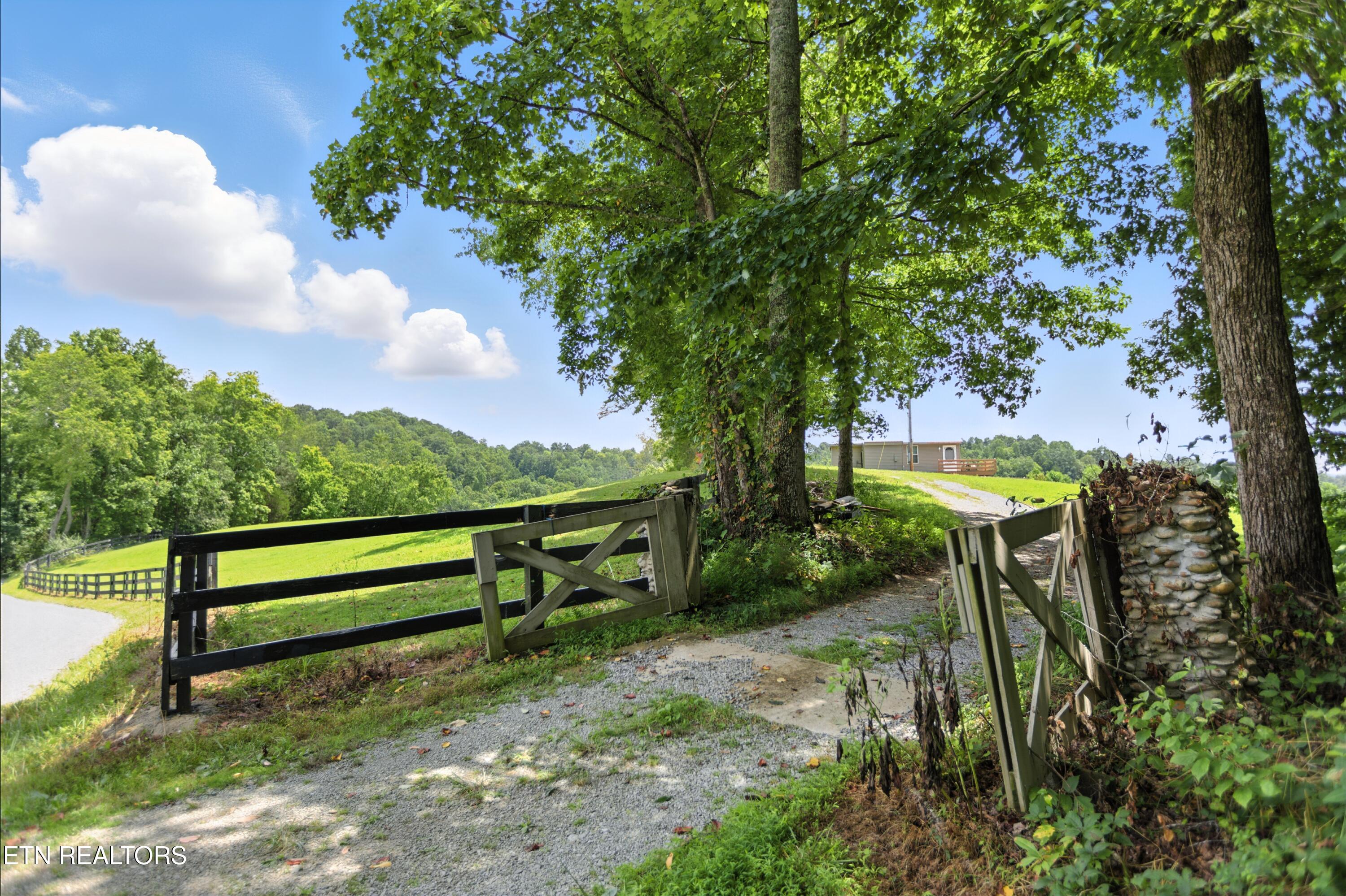 4703 Highway 25e Tazewell TN 37879