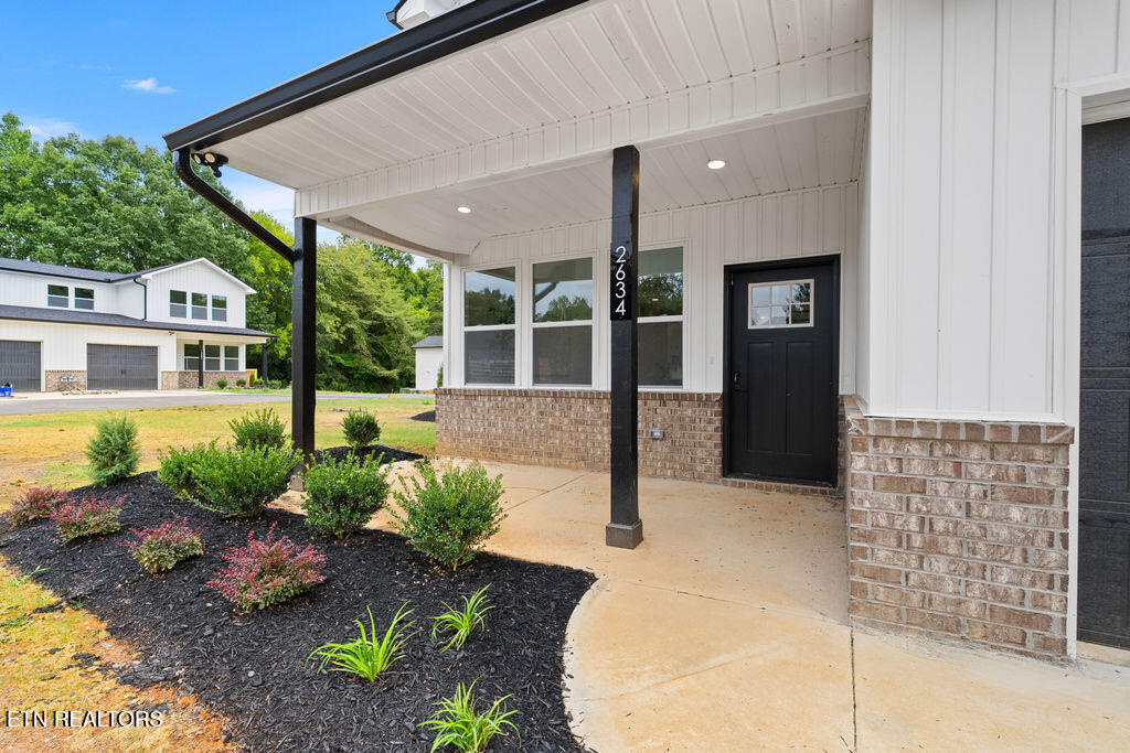 2634 White Plains Way Knoxville TN 37920