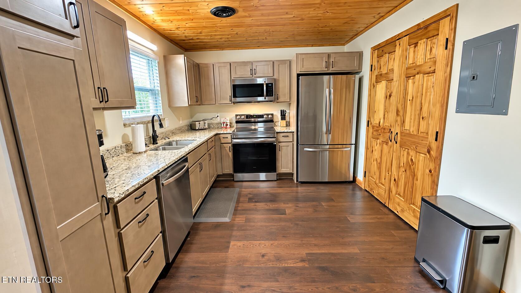 2680 High Valley Drive Pigeon Forge TN 37863