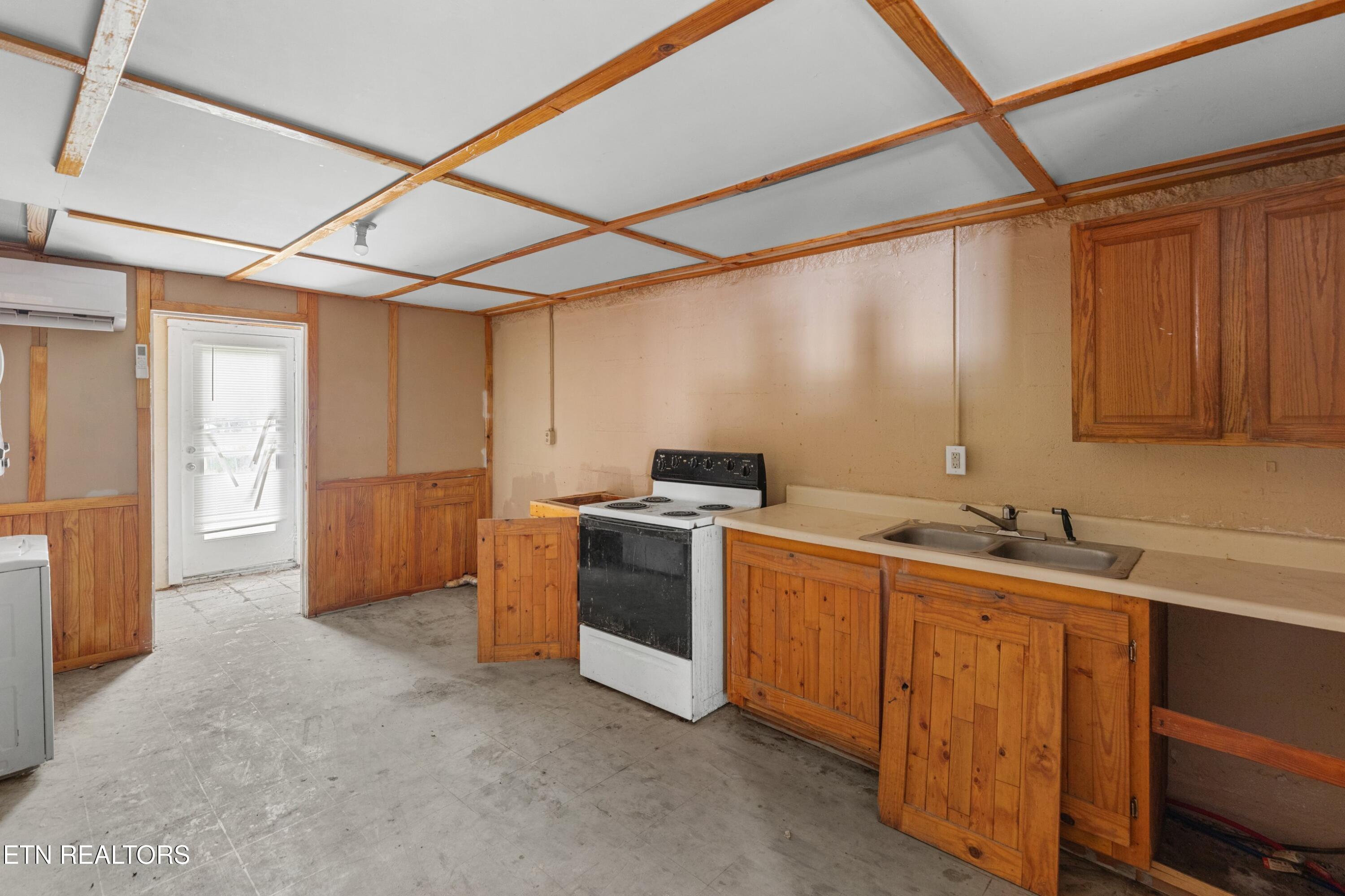 6563 E Andrew Johnson Highway Whitesburg TN 37891