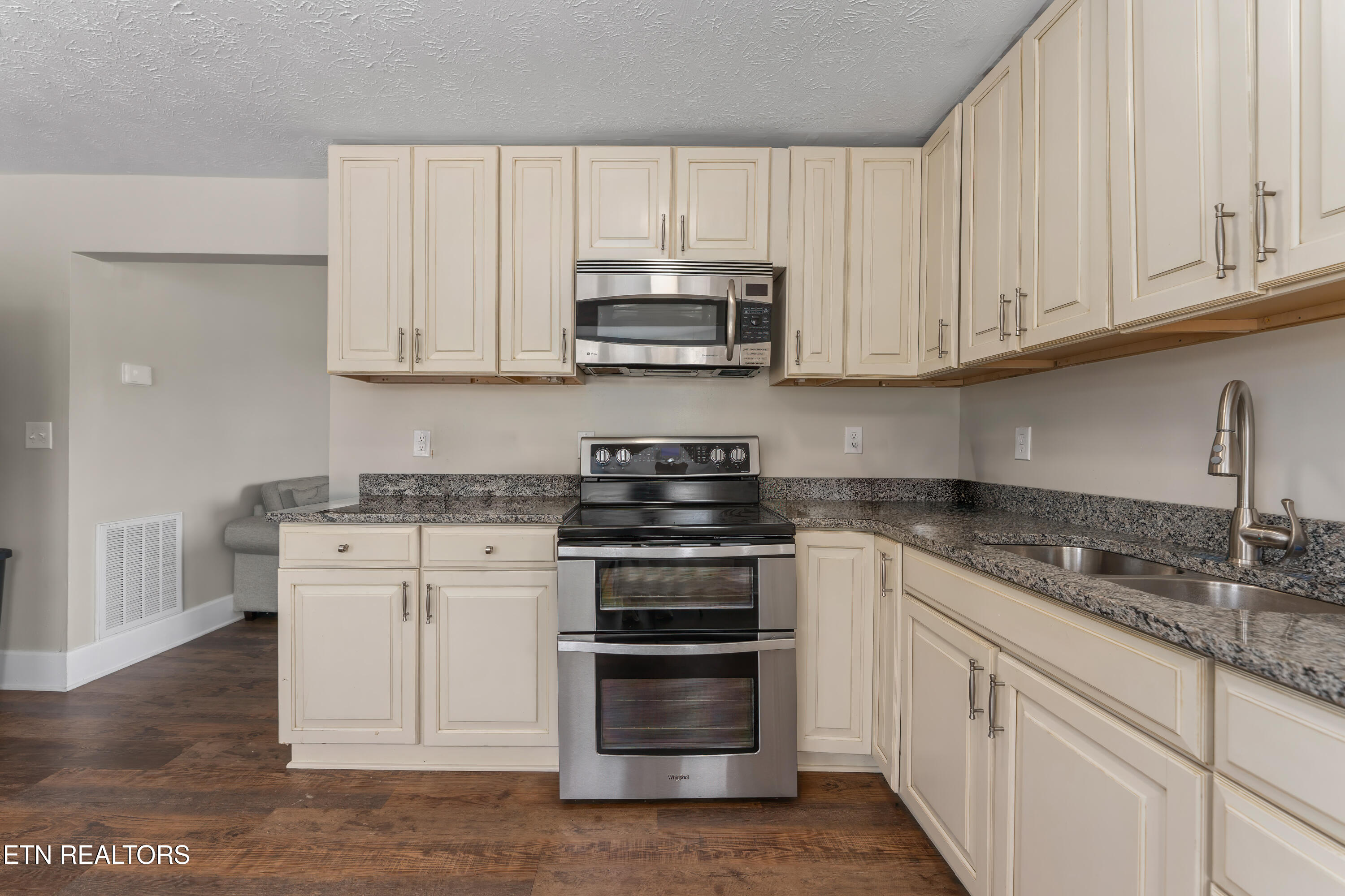 508 E Central Avenue Lafollette TN 37766