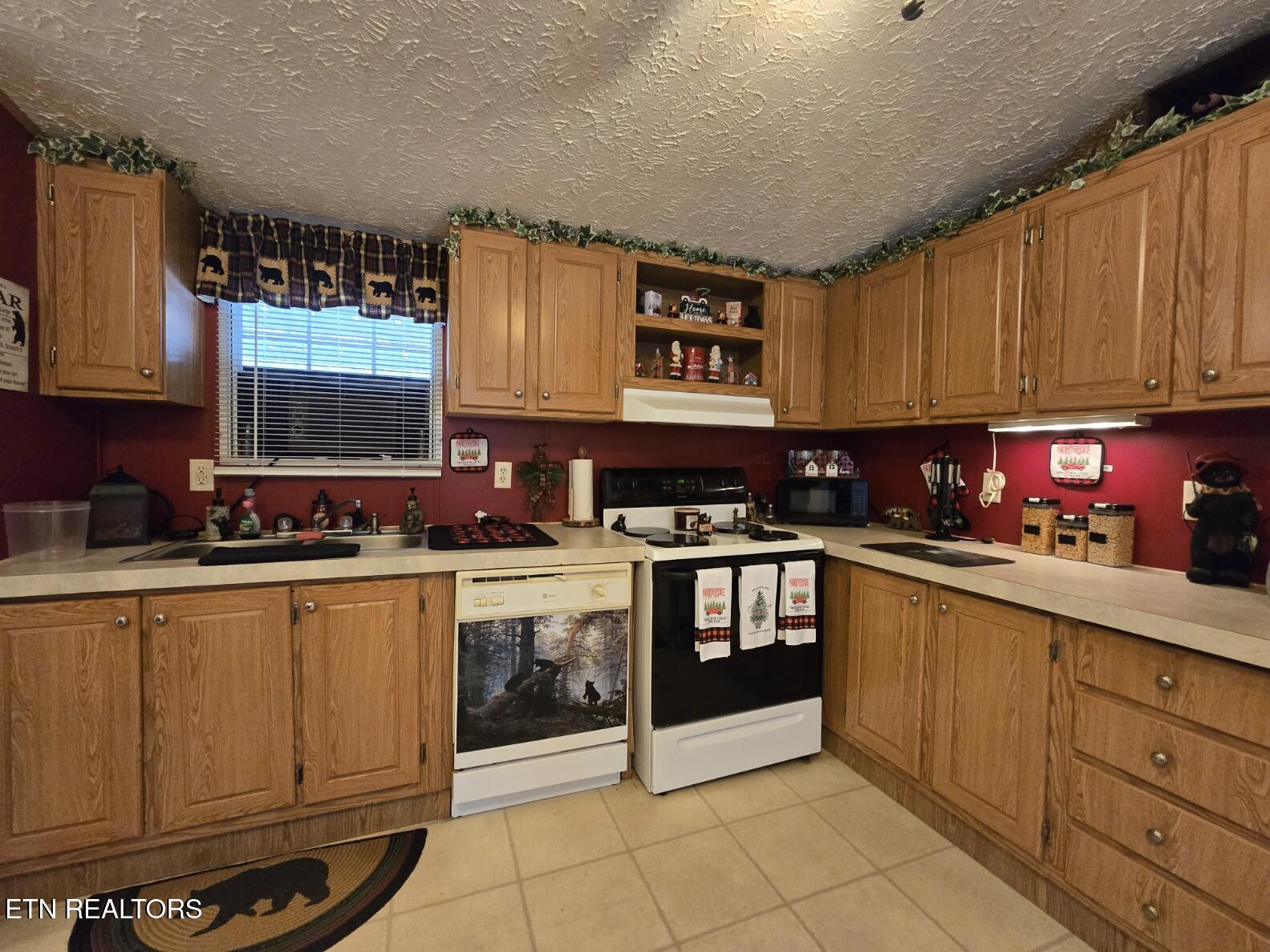 8275 Brimstone Road Robbins TN 37852