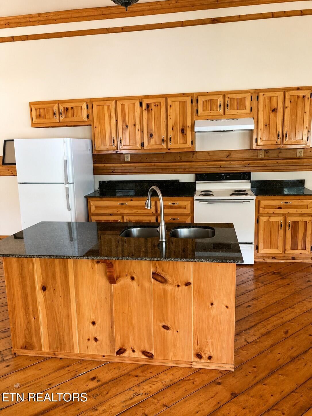 4205 Birds Creek Road Sevierville TN 37876