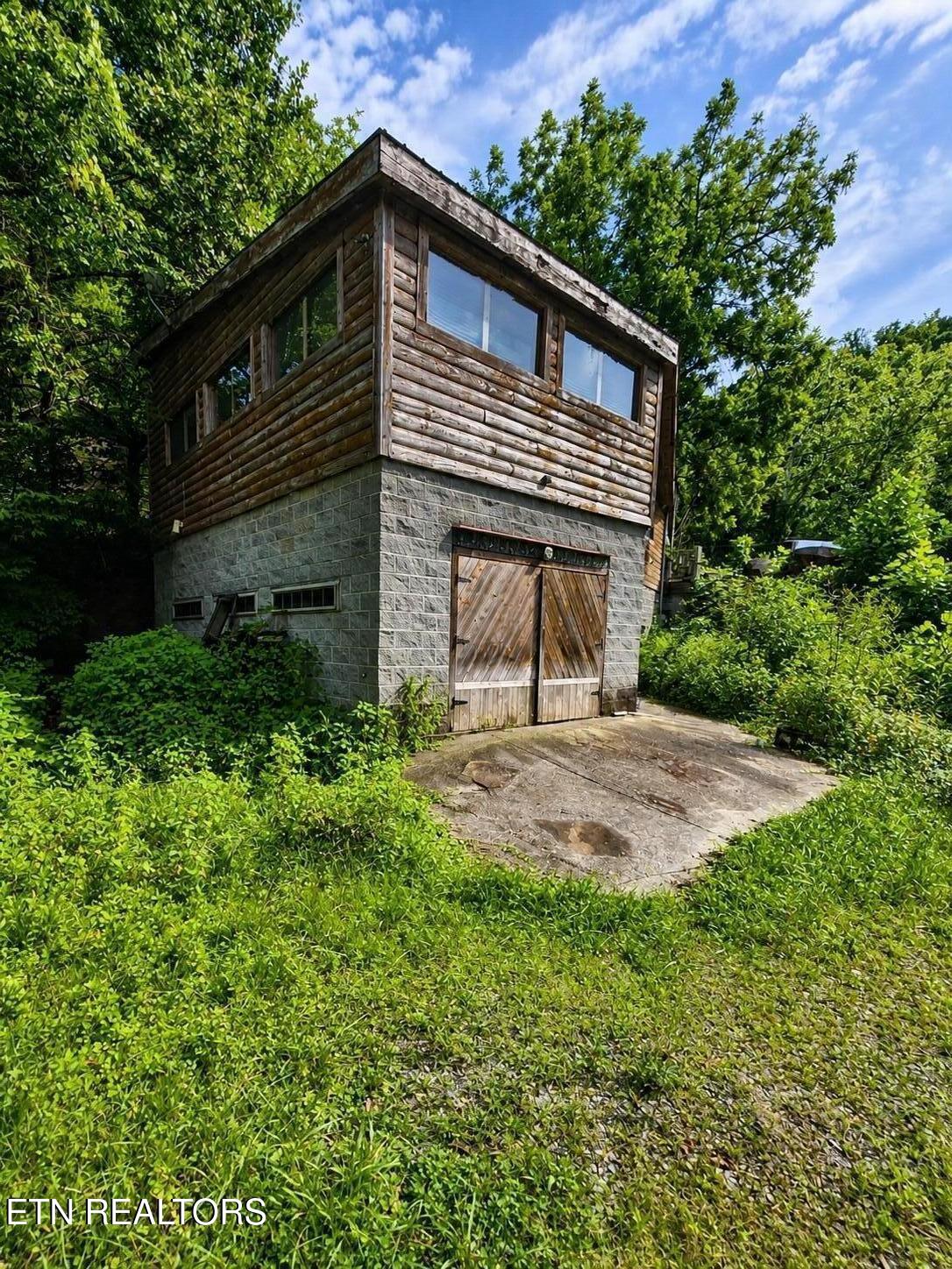 4205 Birds Creek Road Sevierville TN 37876