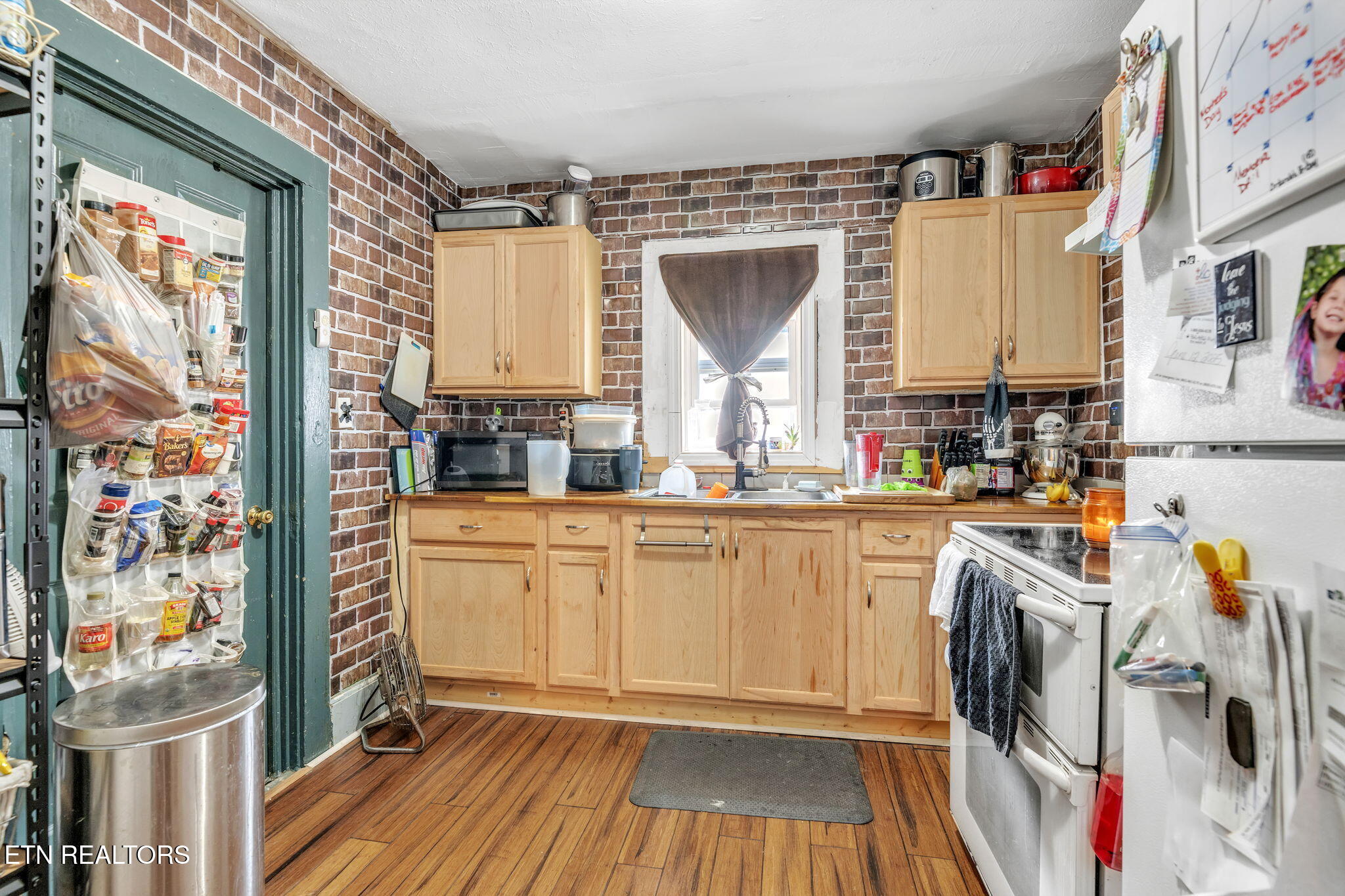 929 N Roane Street Harriman TN 37748