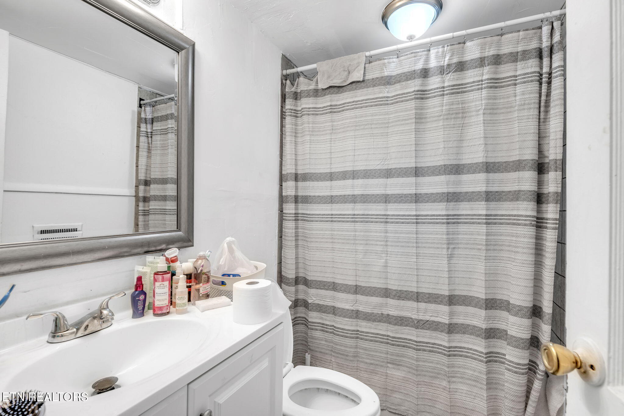 929 N Roane Street Harriman TN 37748