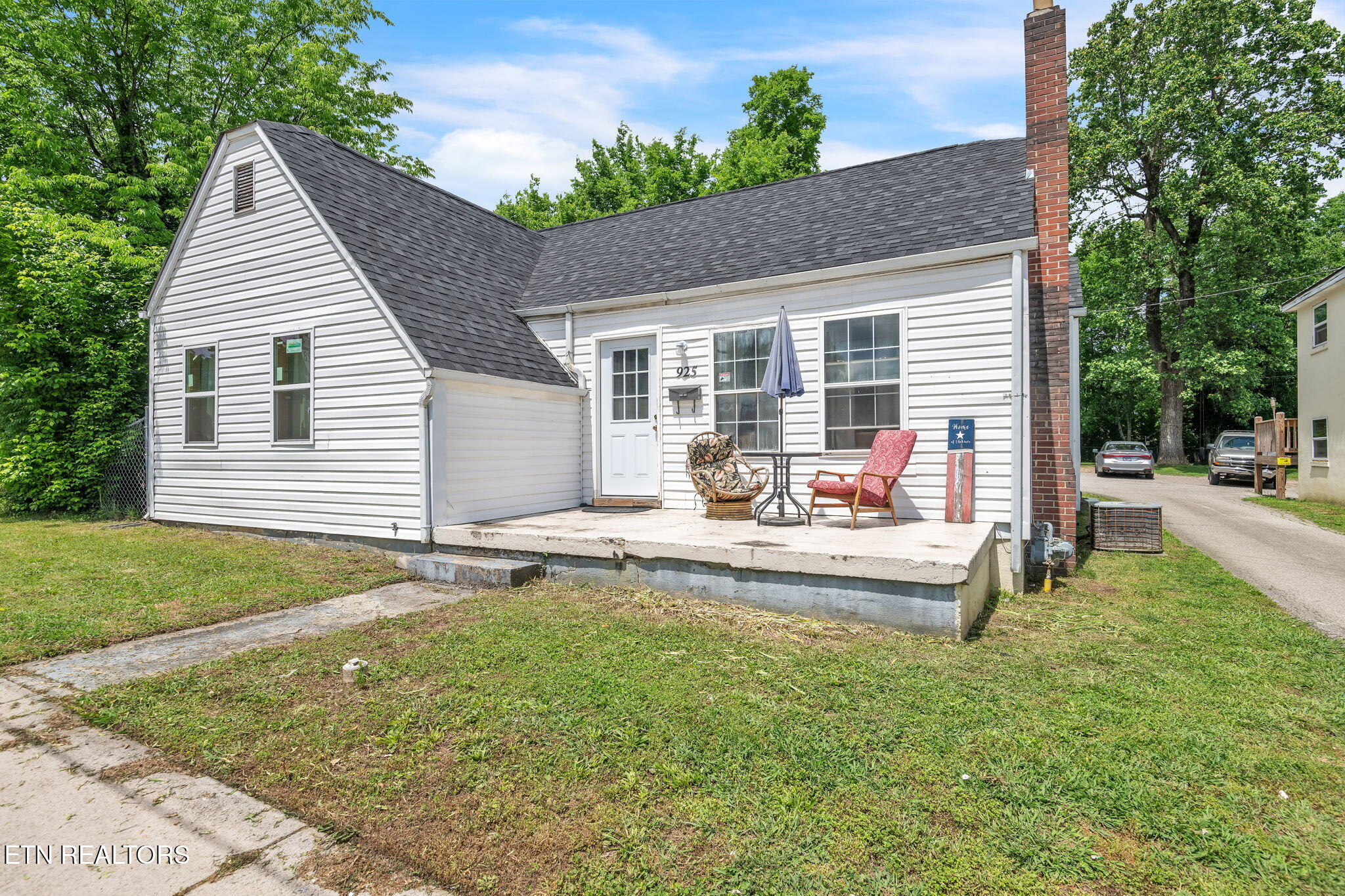 929 N Roane Street Harriman TN 37748