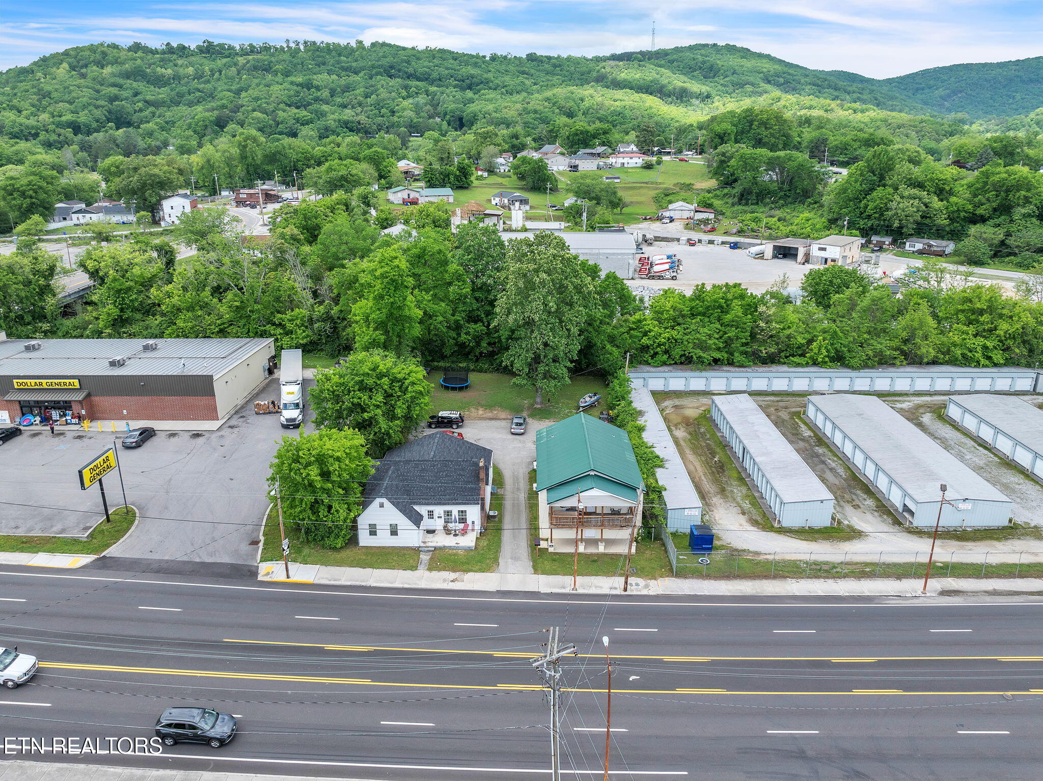 929 N Roane Street Harriman TN 37748