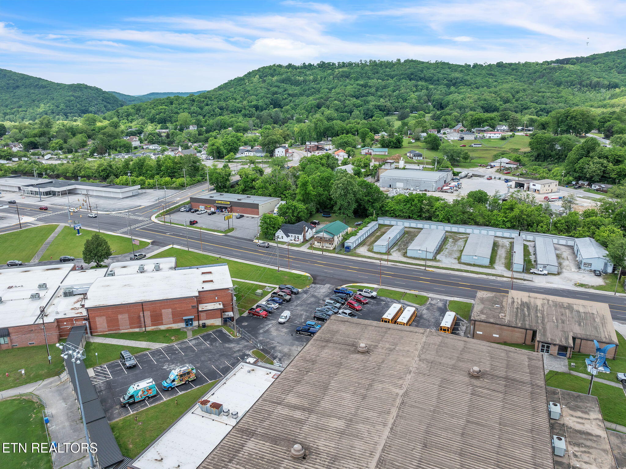 929 N Roane Street Harriman TN 37748