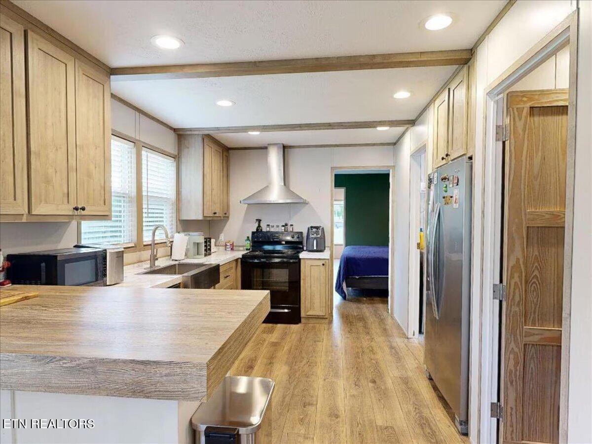 427 & 439 Thorngrove Pike Kodak TN 37764