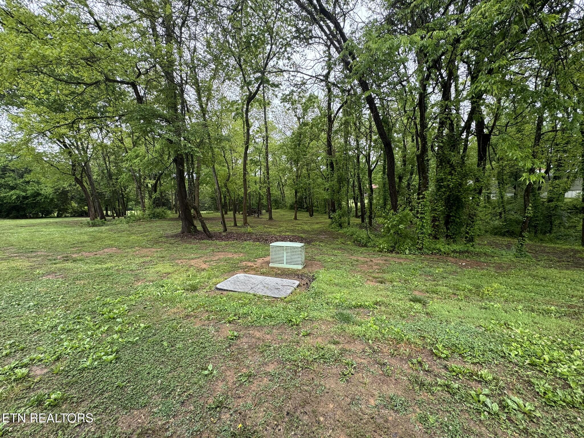 427 & 439 Thorngrove Pike Kodak TN 37764