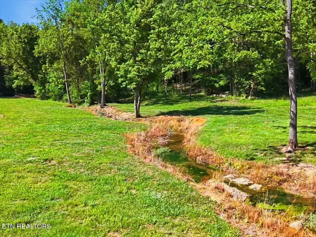 427 & 439 Thorngrove Pike Kodak TN 37764