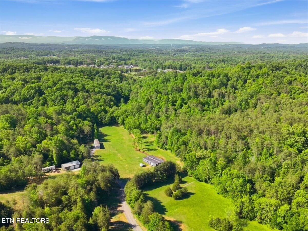 427 & 439 Thorngrove Pike Kodak TN 37764