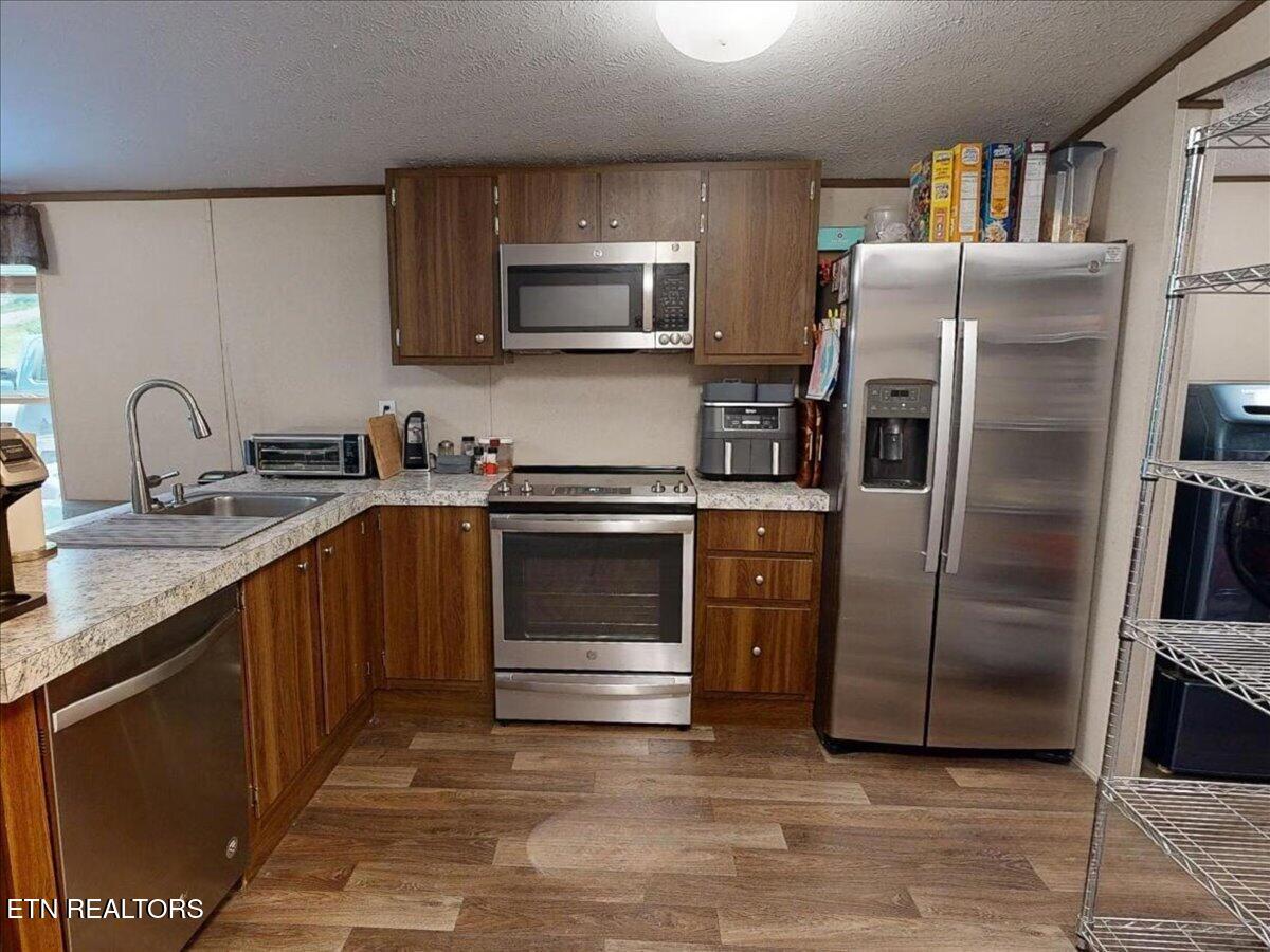 427 & 439 Thorngrove Pike Kodak TN 37764
