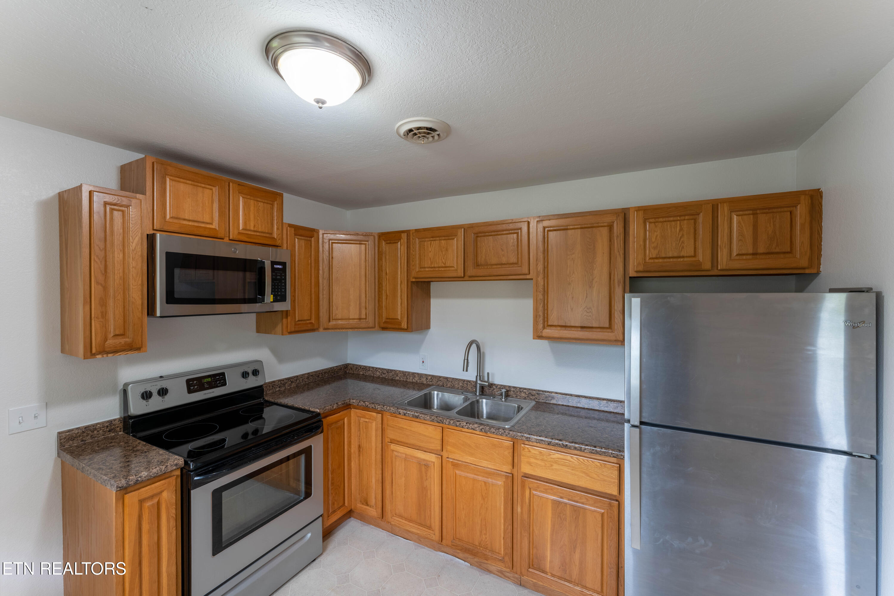 2182 Lakeview Road Lenoir City TN 37772