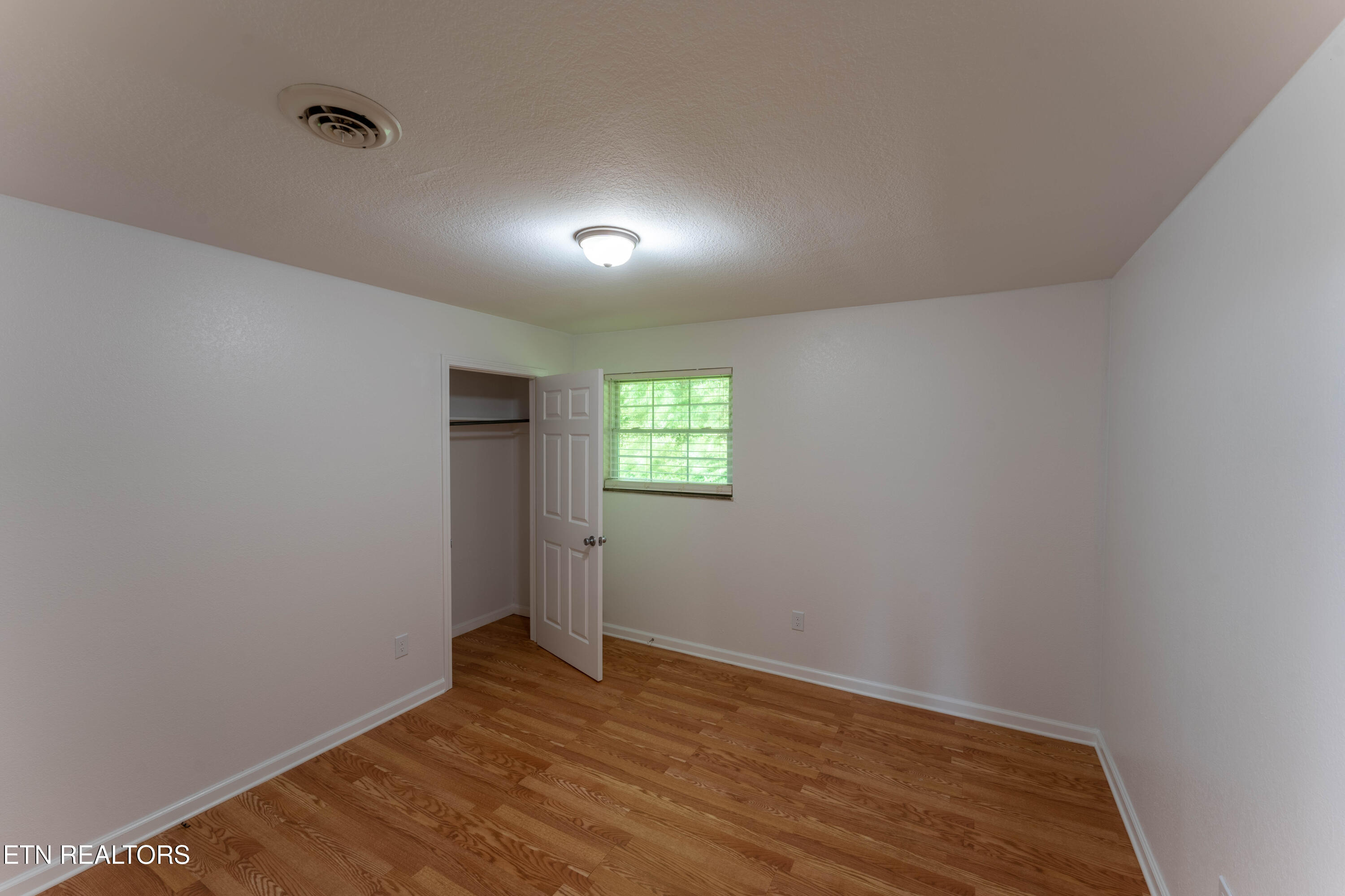 2182 Lakeview Road Lenoir City TN 37772