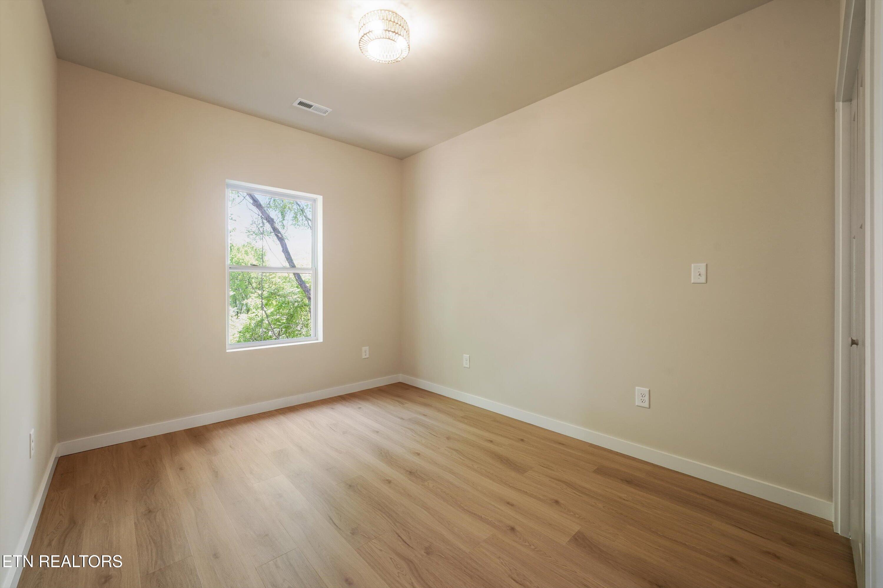 5722/5724 Wallwood Road Knoxville TN 37912