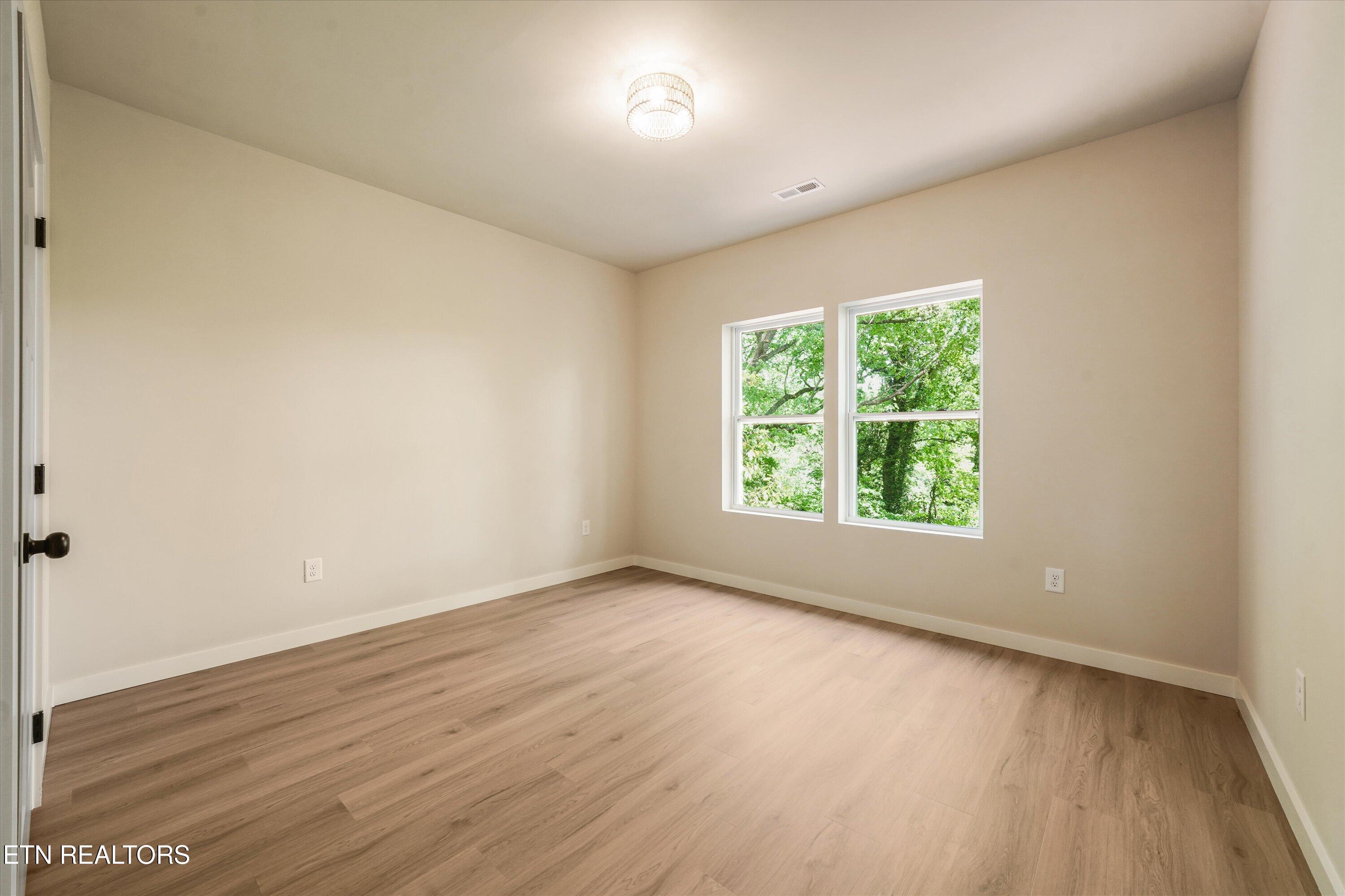 5722/5724 Wallwood Road Knoxville TN 37912
